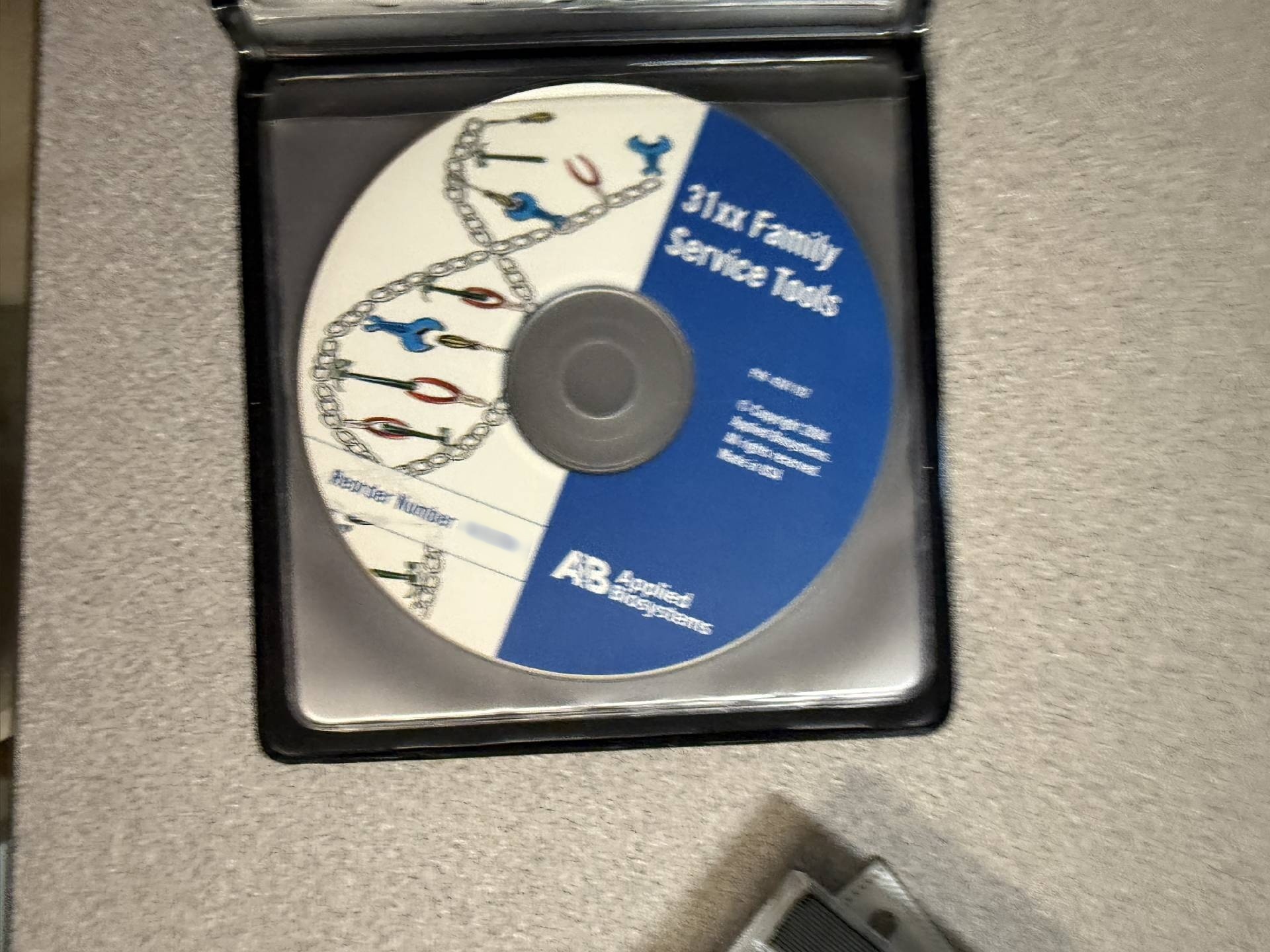 フォト（写真） 使用される APPLIED BIOSYSTEMS 3130 XL 販売のために