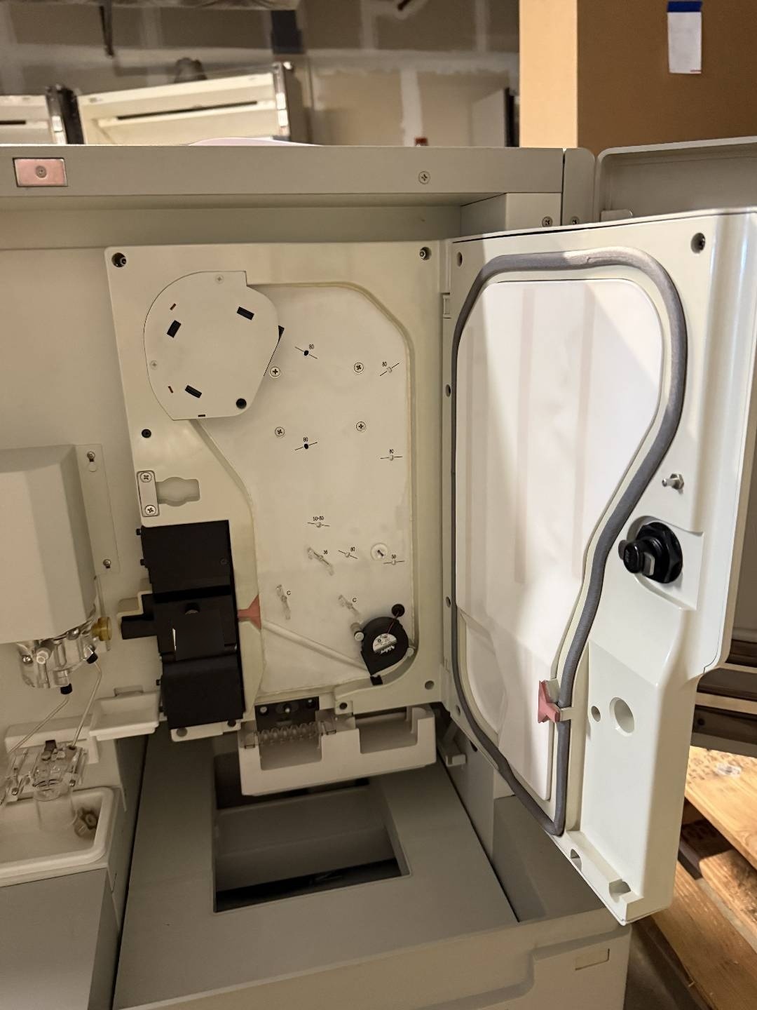 フォト（写真） 使用される APPLIED BIOSYSTEMS 3130 XL 販売のために