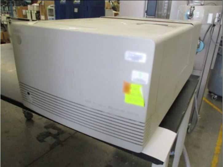 Photo Used APPLIED BIOSYSTEMS 8200 For Sale