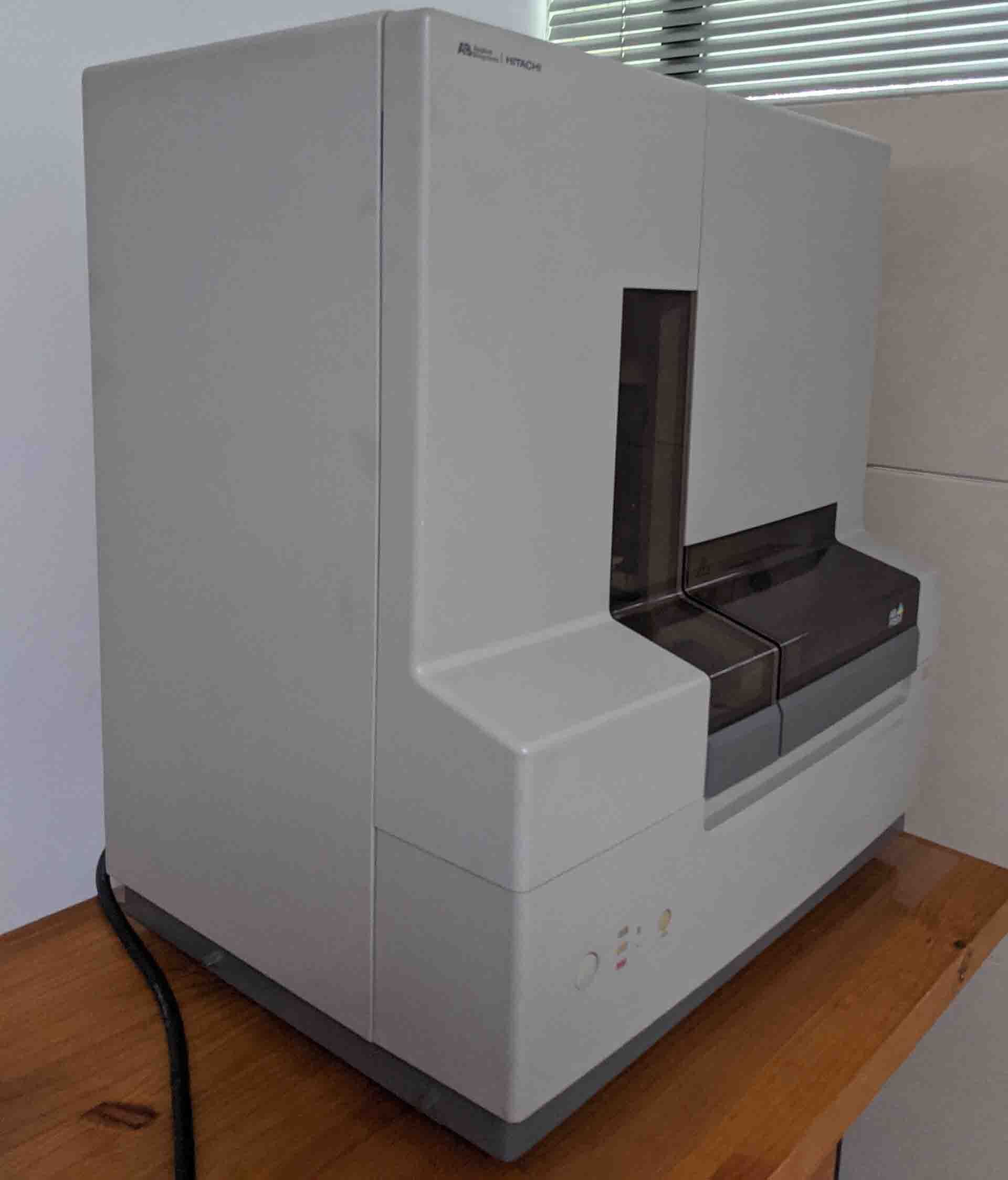 Foto Verwendet APPLIED BIOSYSTEMS ABI Prism 3100 Zum Verkauf