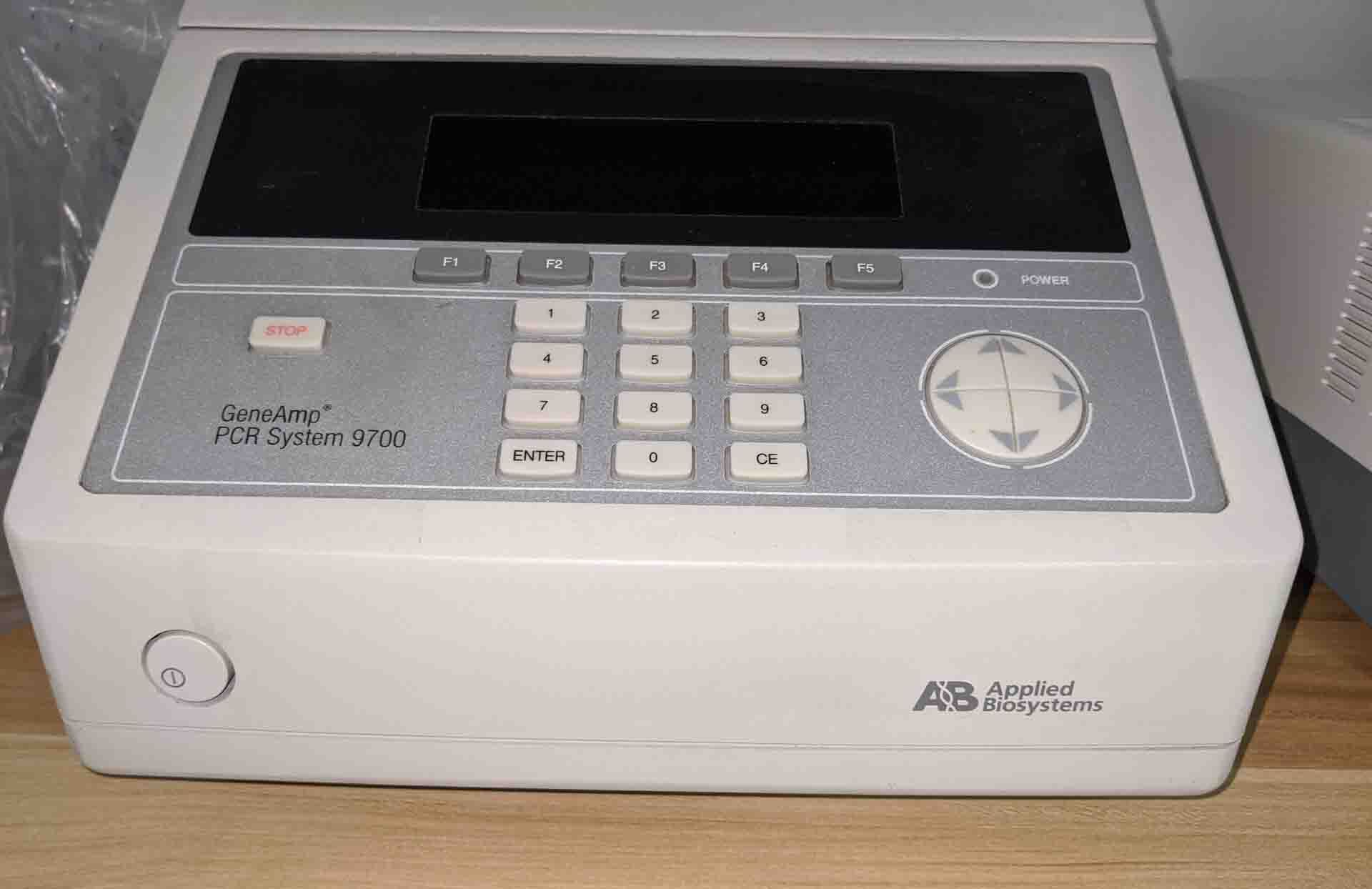 Photo Used APPLIED BIOSYSTEMS ABI Prism 3100 For Sale