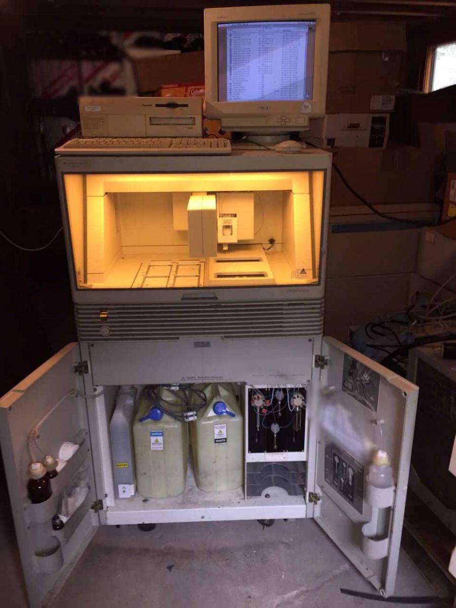 Photo Used APPLIED BIOSYSTEMS ABI Prism 3700 For Sale