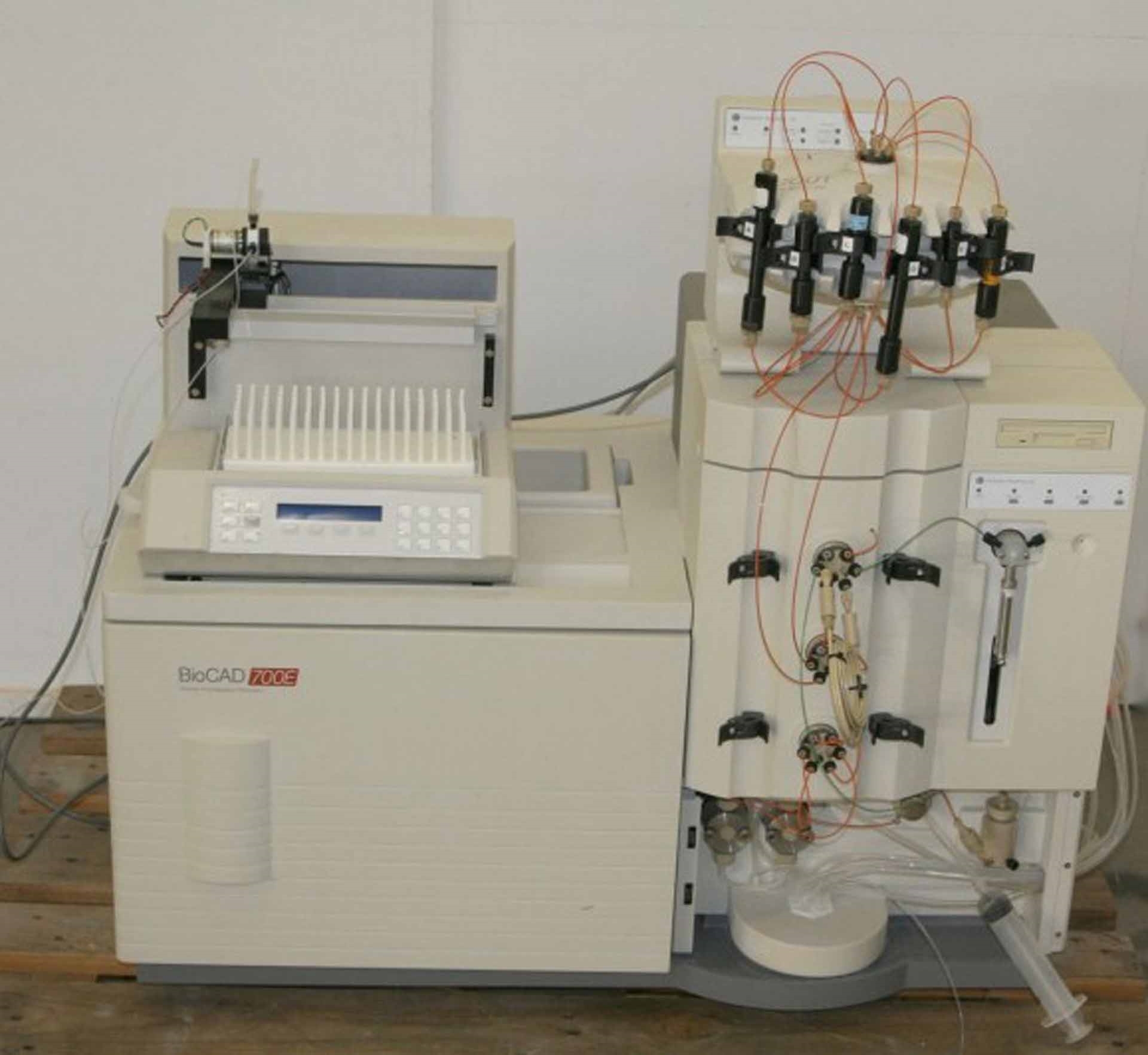 Photo Used APPLIED BIOSYSTEMS BioCad 700E For Sale