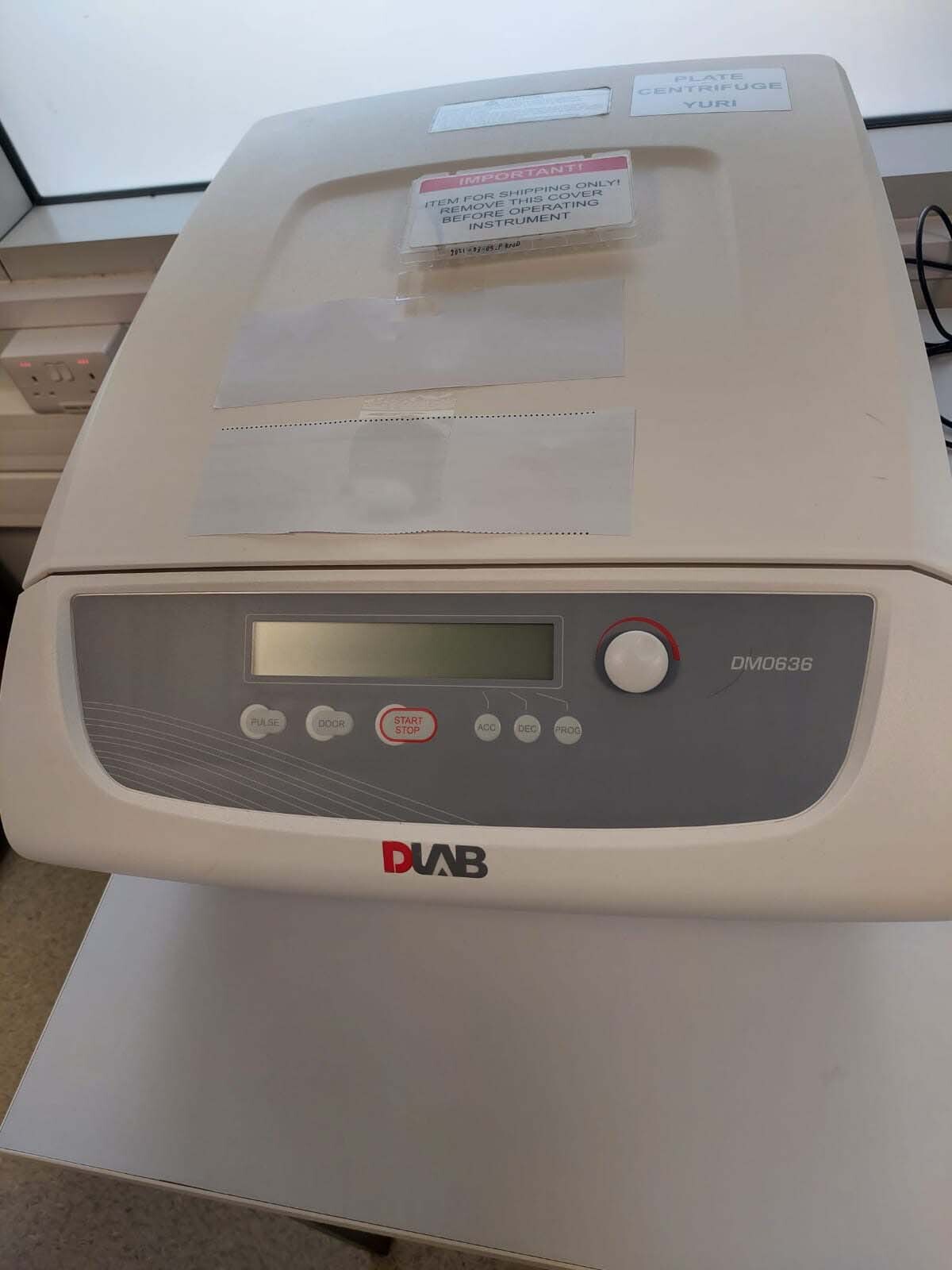 Foto Verwendet APPLIED BIOSYSTEMS Quantstudio 5 Zum Verkauf
