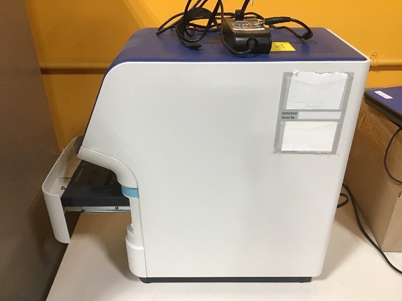 Photo Used APPLIED BIOSYSTEMS StepOnePlus For Sale