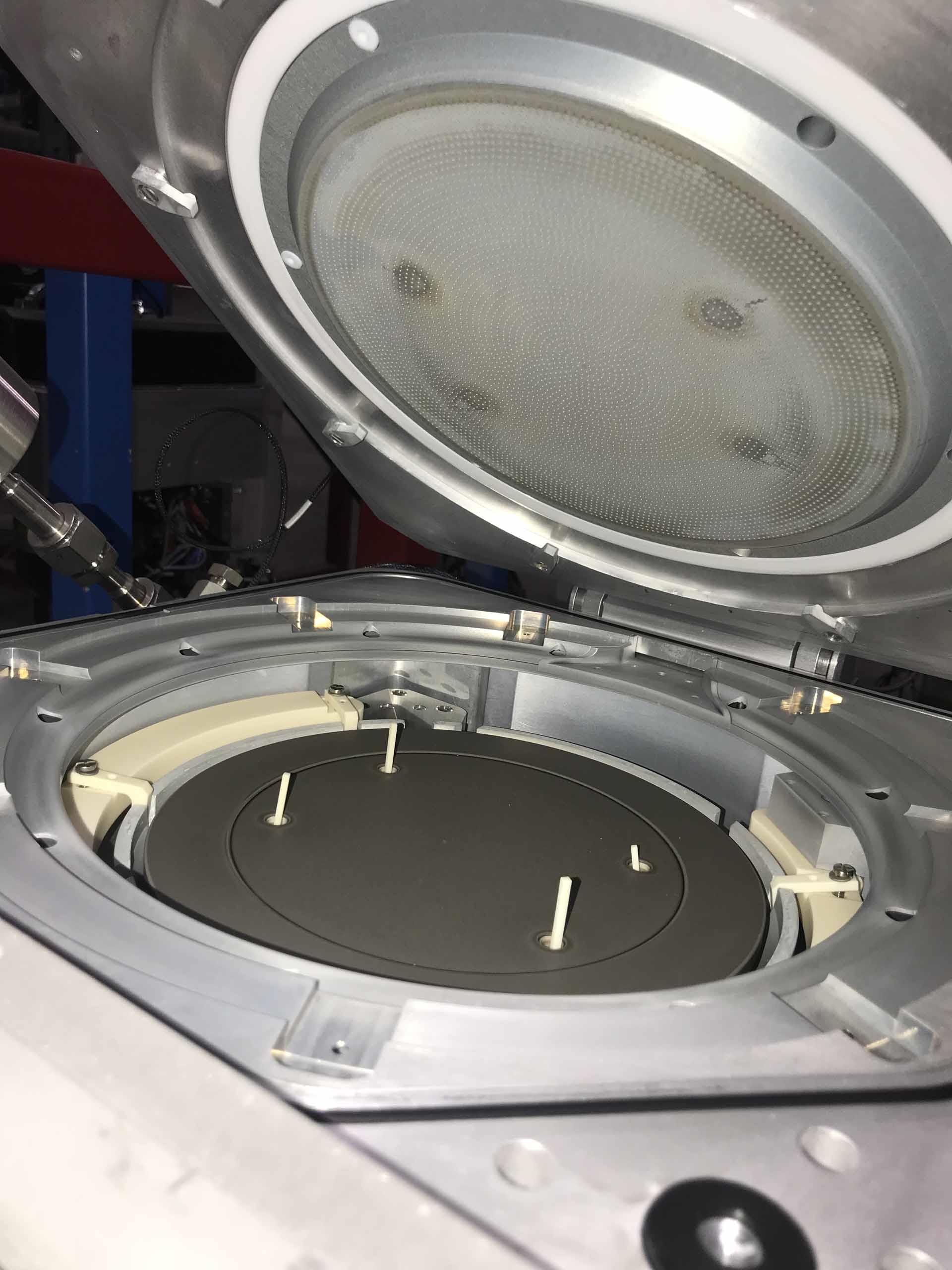 Photo Used APPLIED MATERIALS CVD Chamber for P5000 For Sale