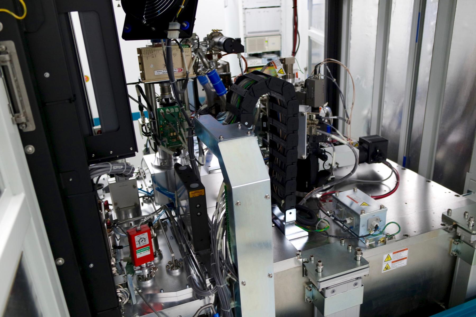 AMAT / APPLIED MATERIALS VeraSEM 3D Photo Used AMAT / APPLIED MATERIALS VeraSEM 3D For Sale