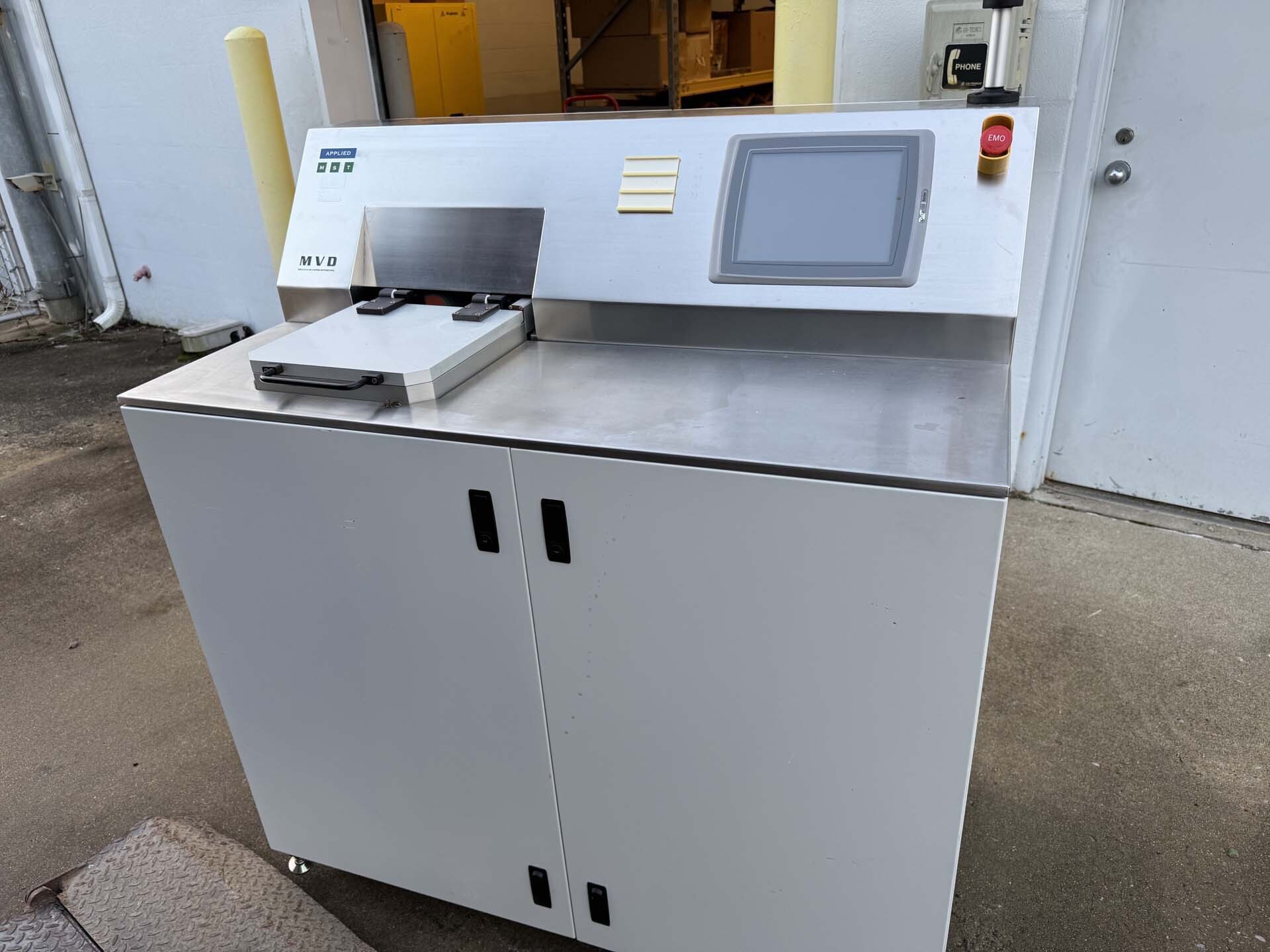 Photo Used APPLIED MICROSTRUCTURES MVD 100 For Sale