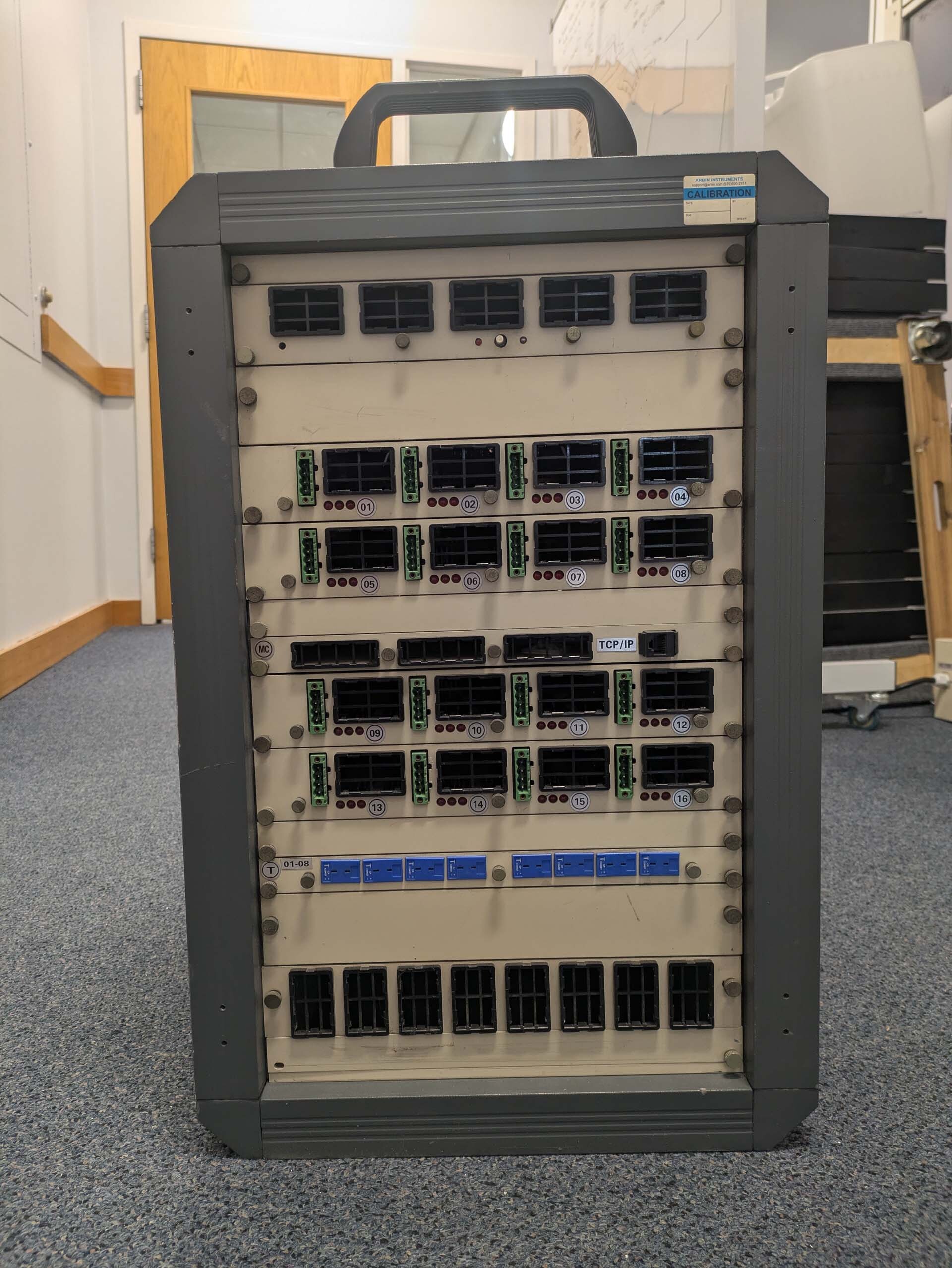 Foto Verwendet ARBIN INSTRUMENTS BT-2000 Zum Verkauf