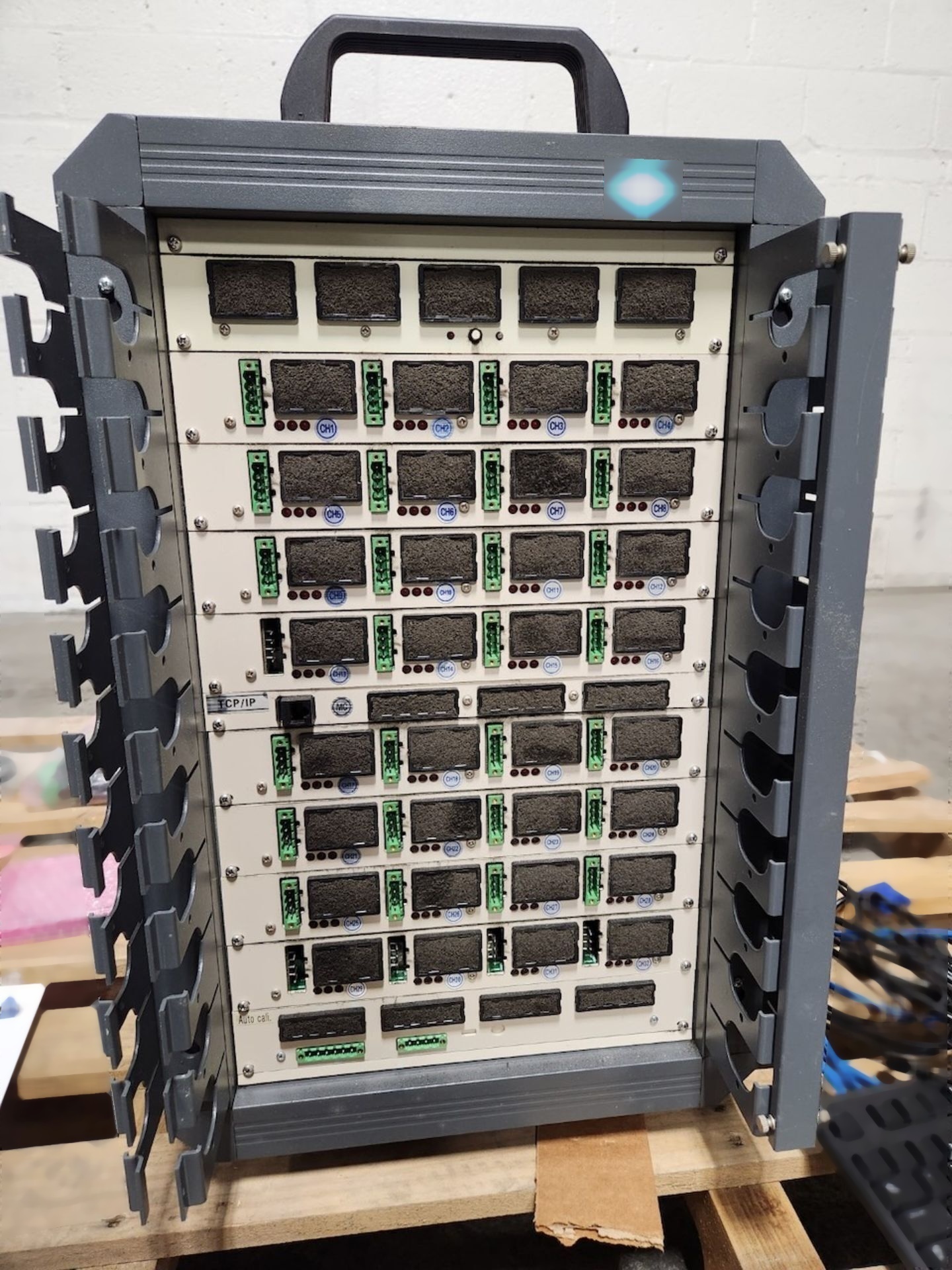 图为 已使用的 ARBIN INSTRUMENTS BT-2000 待售