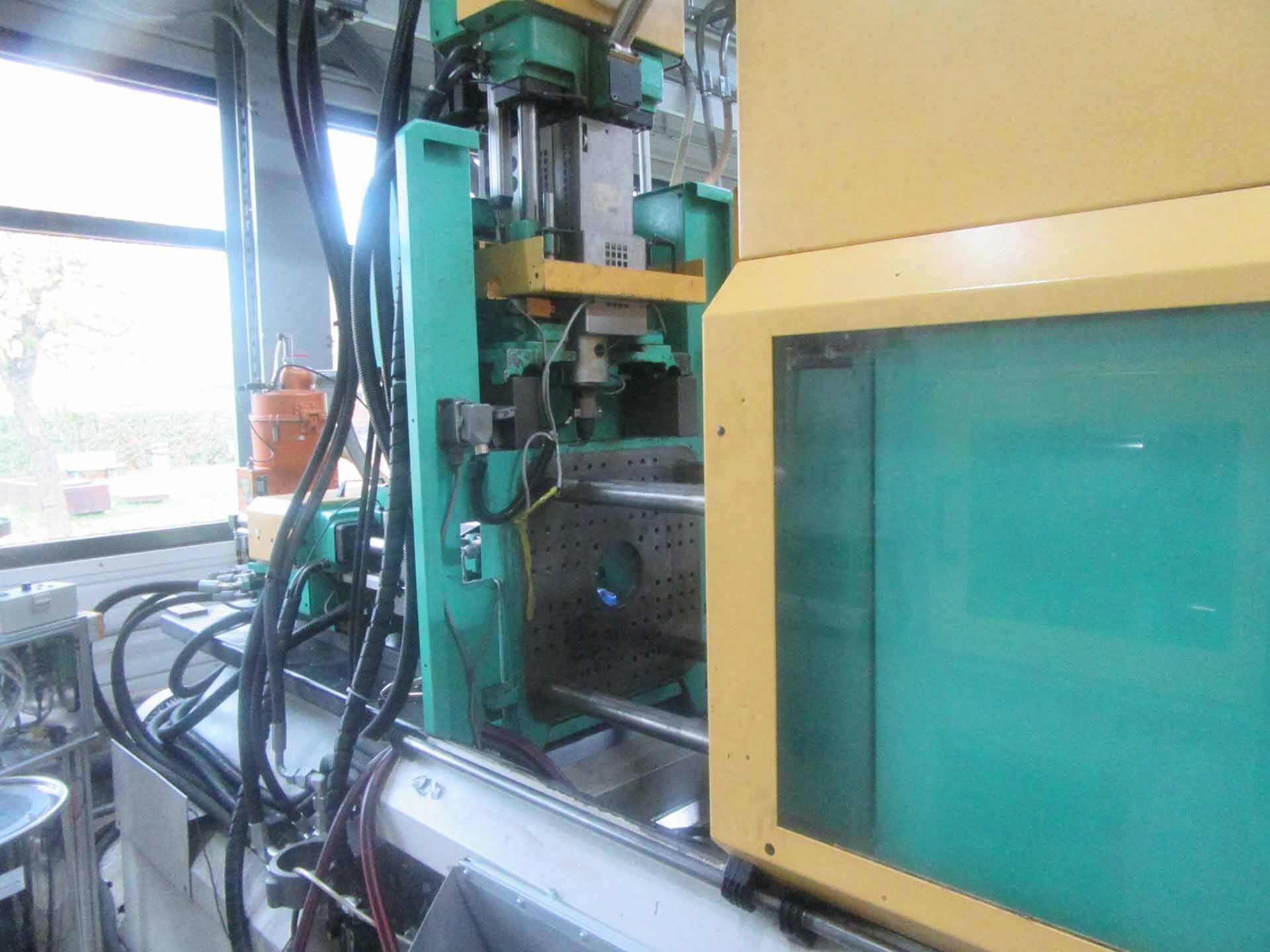 Photo Used ARBURG Injection molding machine For Sale