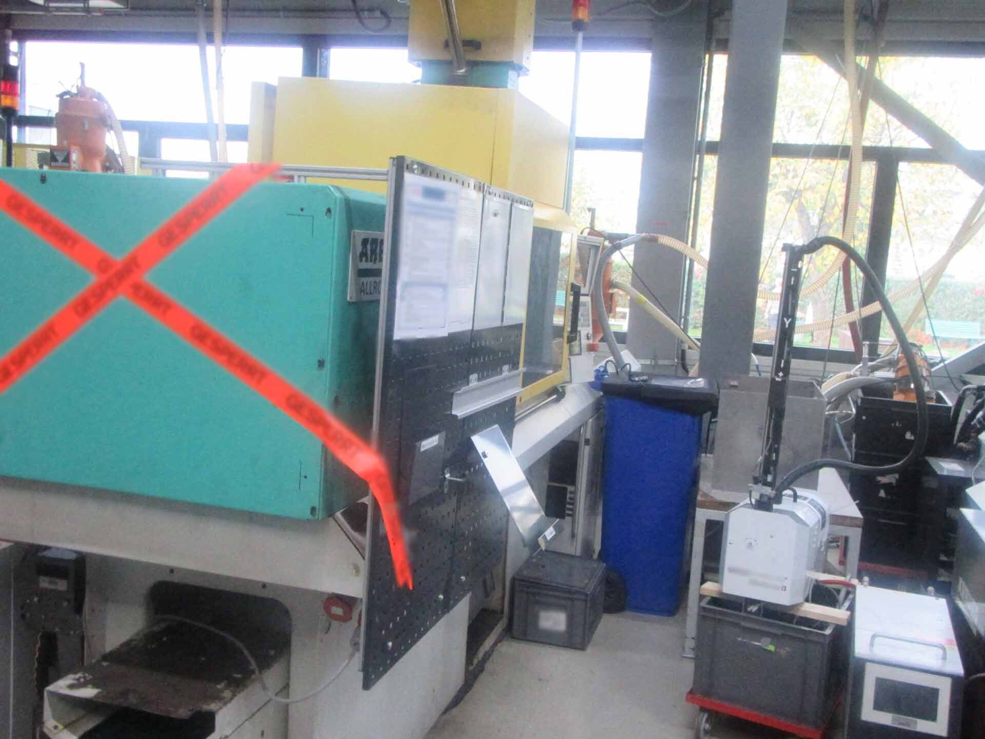 Photo Used ARBURG Injection molding machine For Sale