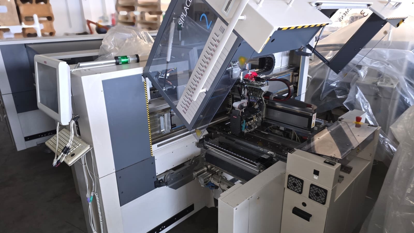 Photo Used ASM / SIEMENS Lot of pick and place machines For Sale