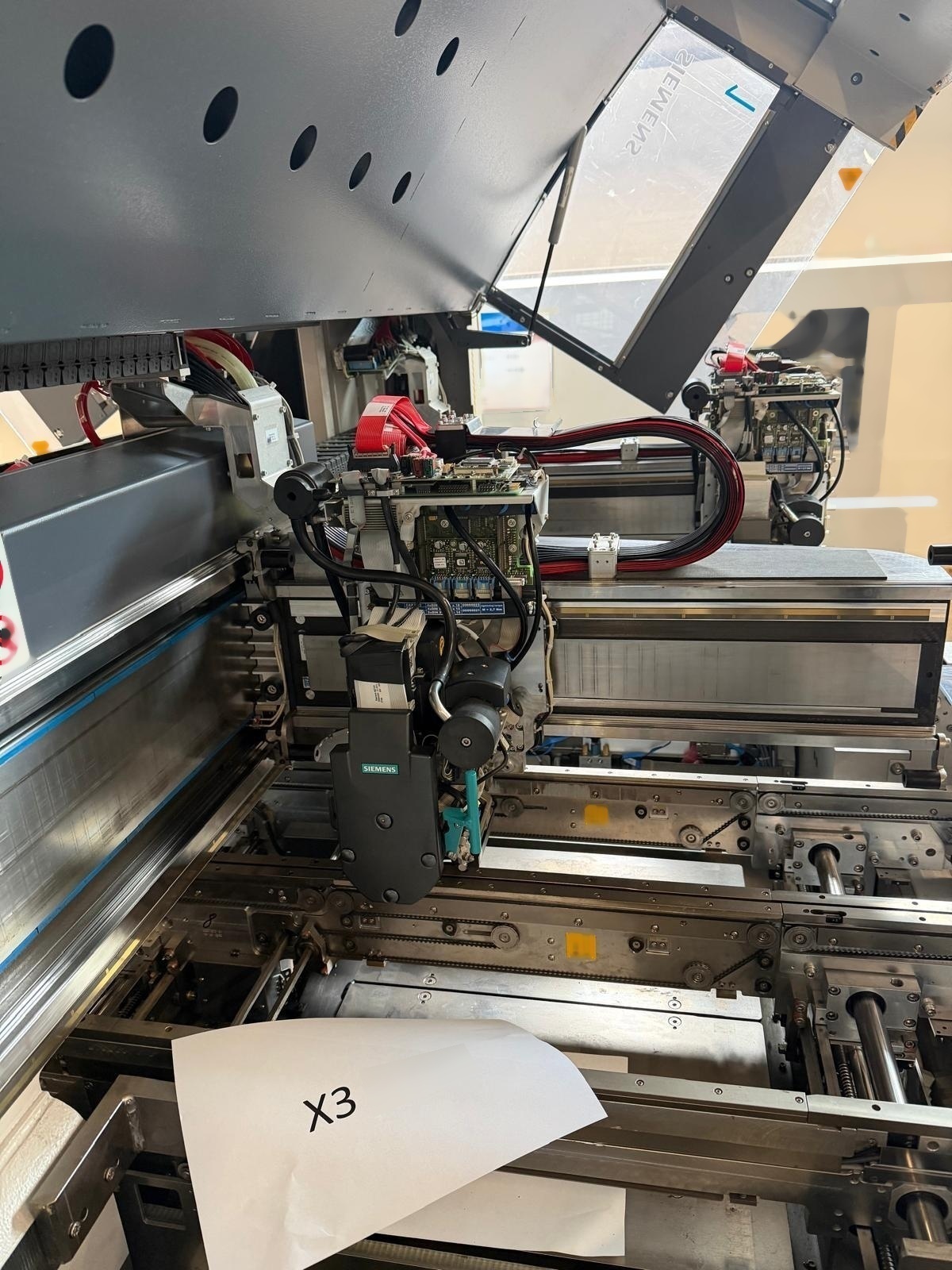 Photo Used ASM / SIEMENS Lot of pick and place machines For Sale