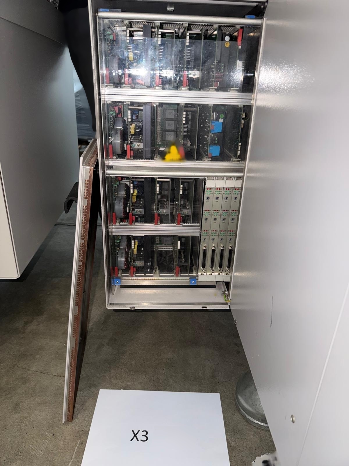 Photo Used ASM / SIEMENS Lot of pick and place machines For Sale