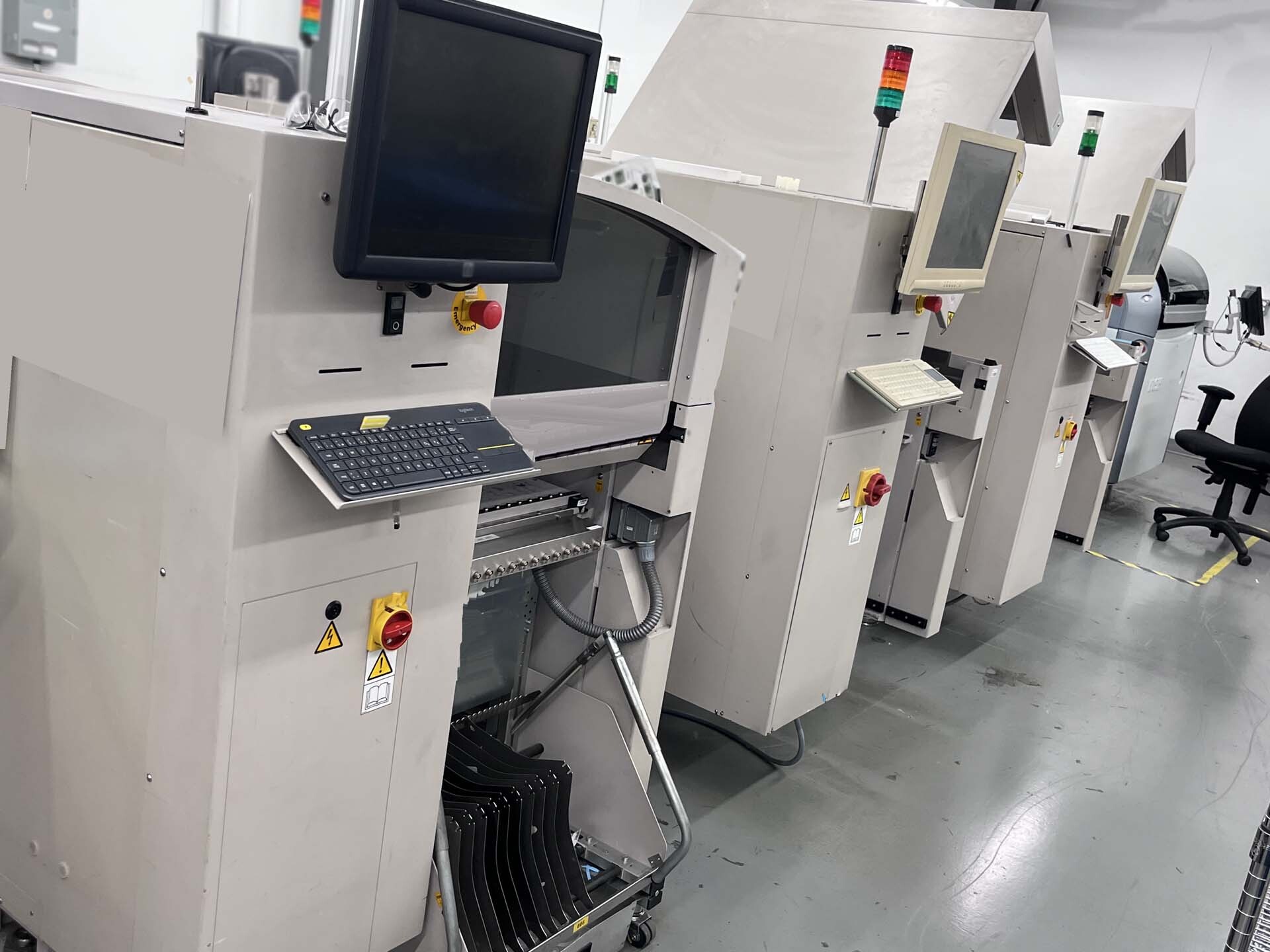 Photo Used ASM / SIEMENS Lot of pick and place machines For Sale