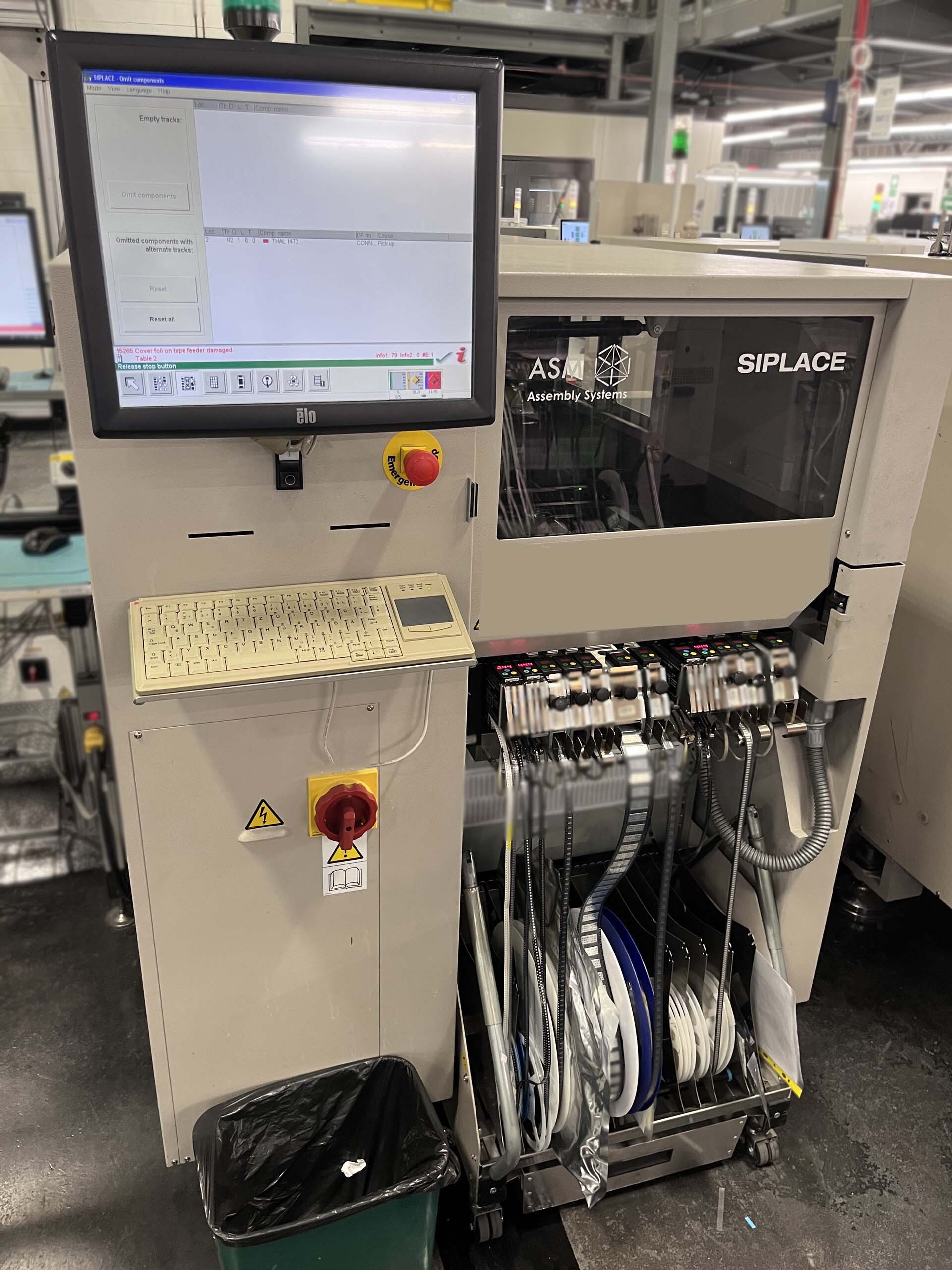 フォト（写真） 使用される ASM / SIEMENS Lot of pick and place machines 販売のために