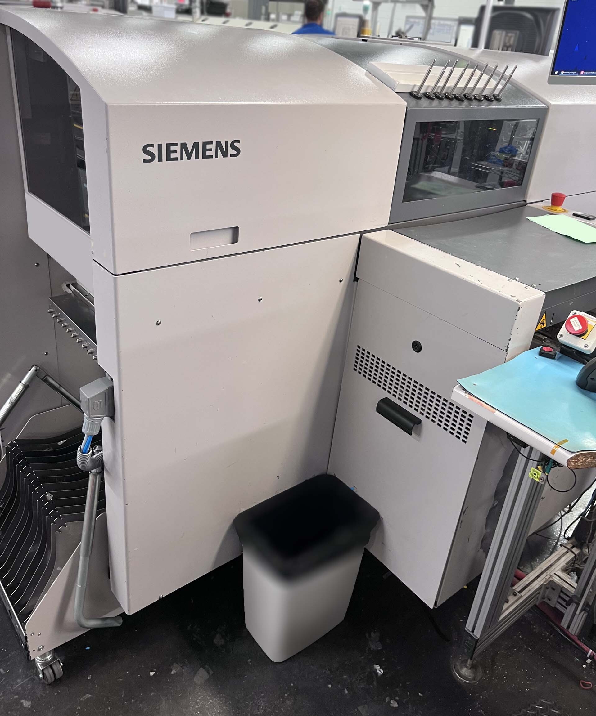 사진 사용됨 ASM / SIEMENS Lot of pick and place machines 판매용