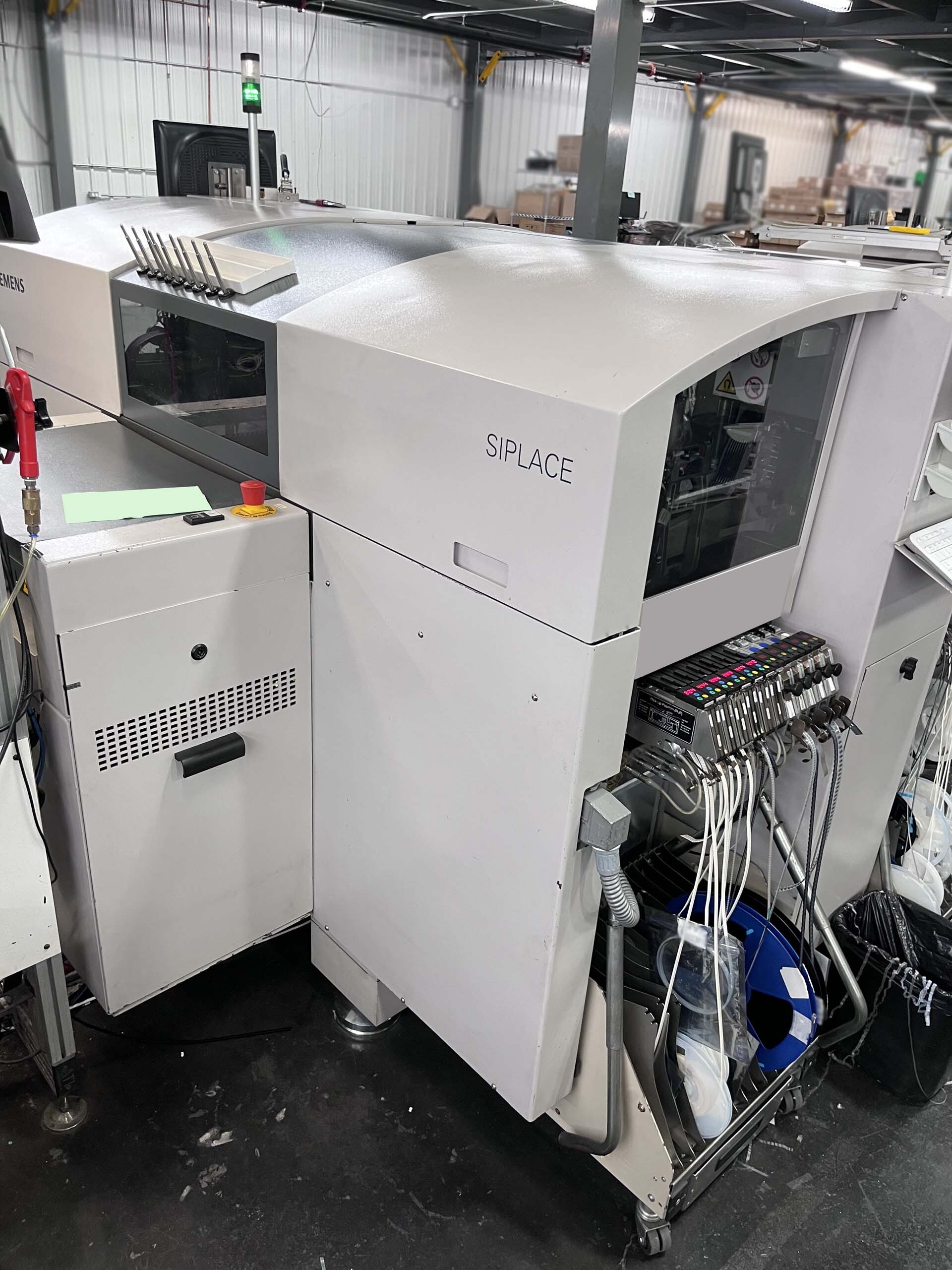 Photo Used ASM / SIEMENS Lot of pick and place machines For Sale