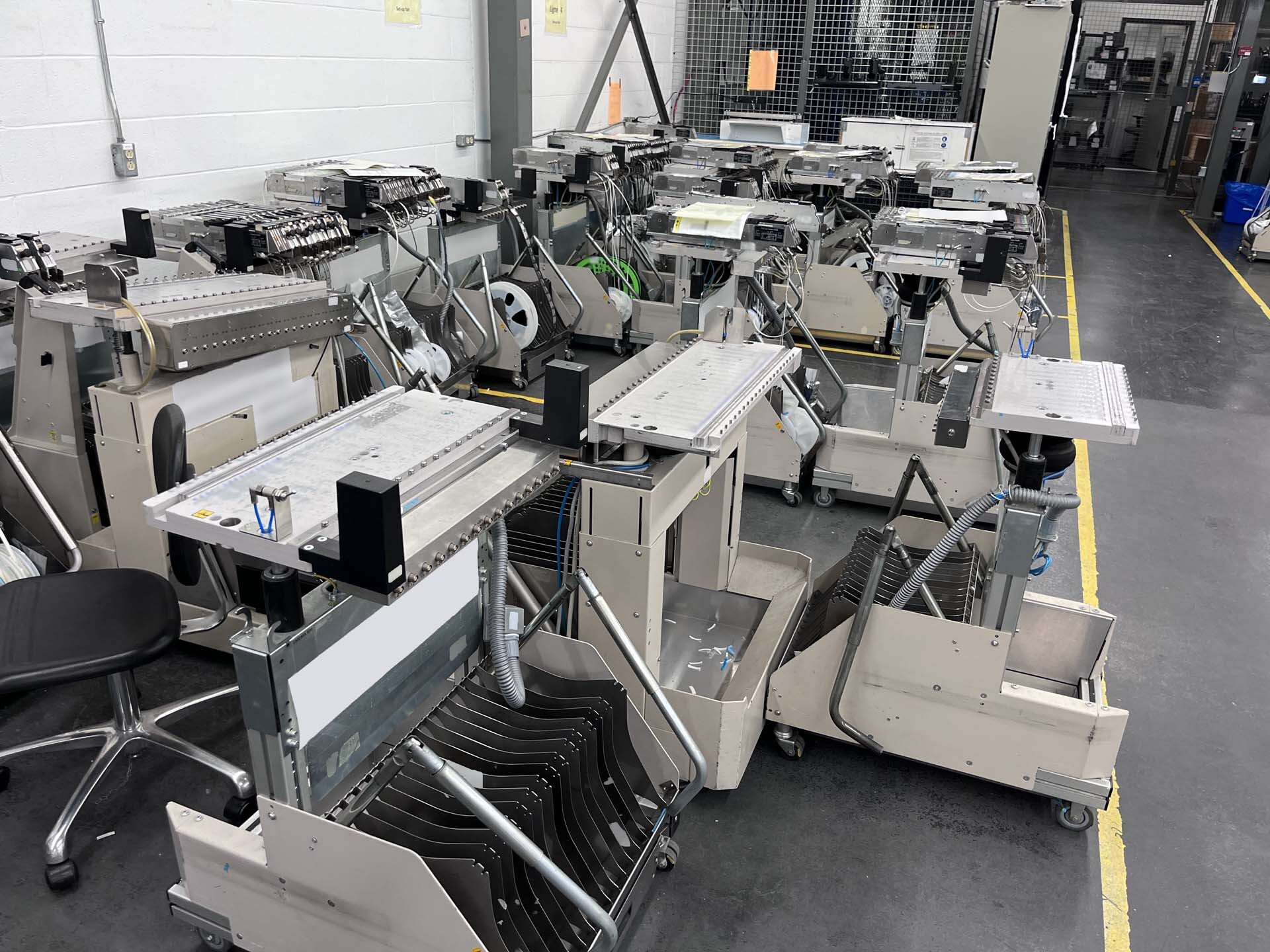 Photo Used ASM / SIEMENS Lot of pick and place machines For Sale