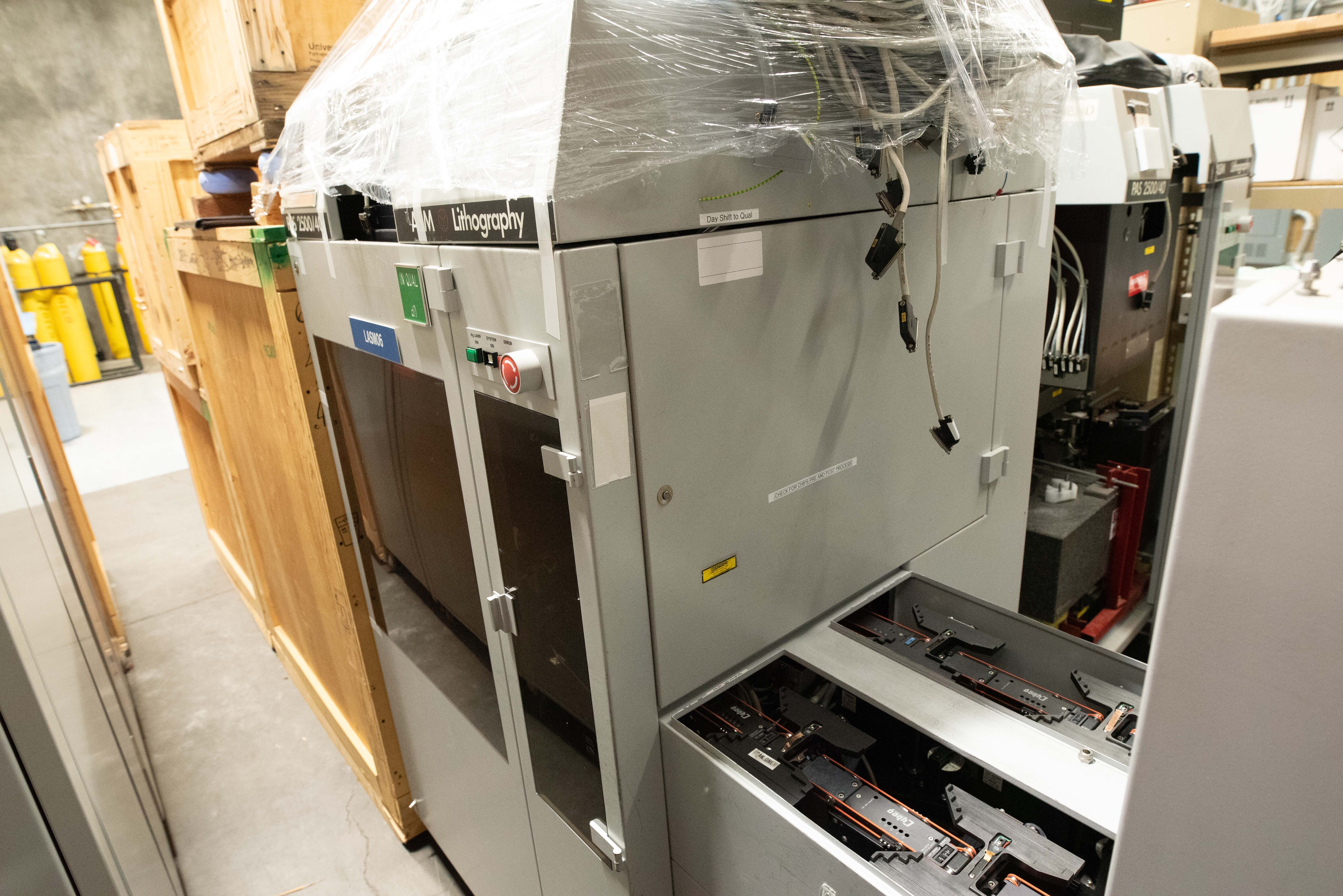 图为 已使用的 ASML 2500/40 待售