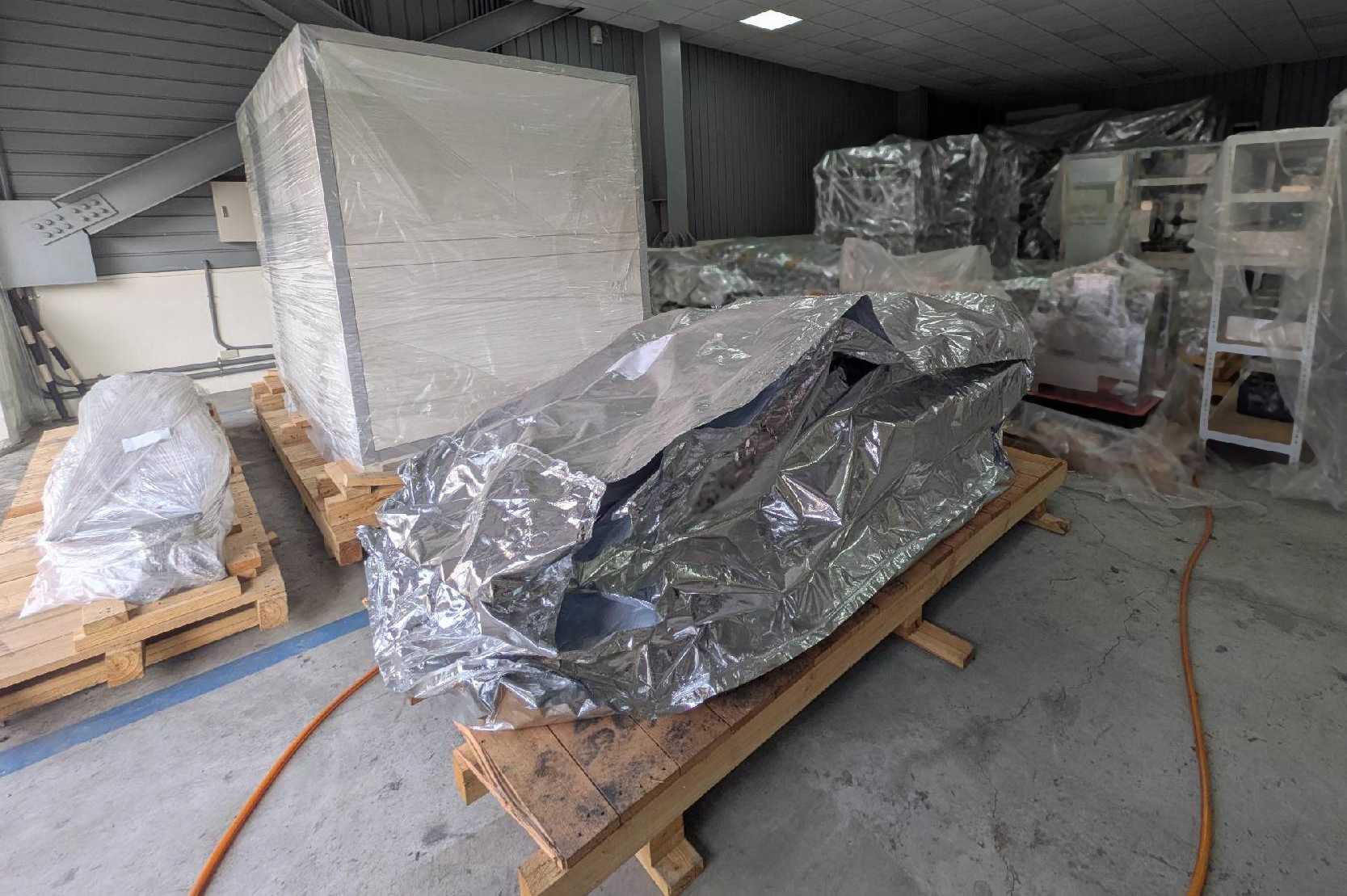 Photo Used ASML AT 1100 For Sale