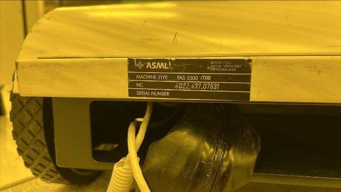 Photo Used ASML PAS 5500 / 700D For Sale