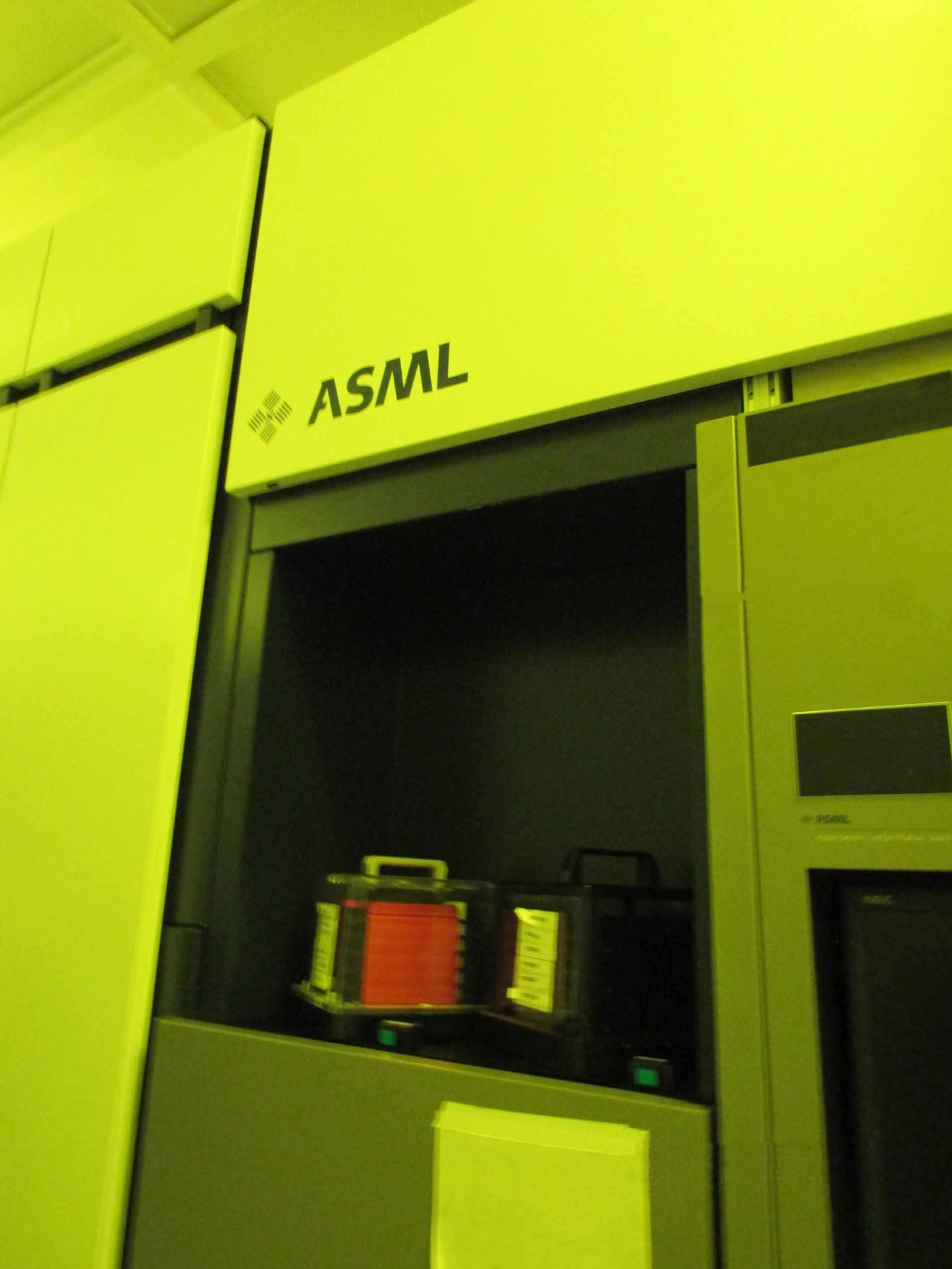 Photo Used ASML Twinscan AT 1100B For Sale