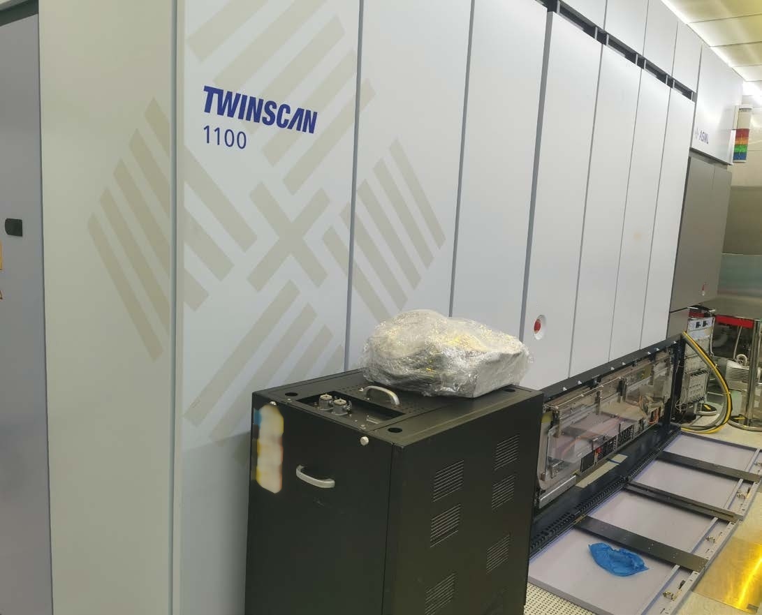 Photo Used ASML Twinscan AT 1100B For Sale