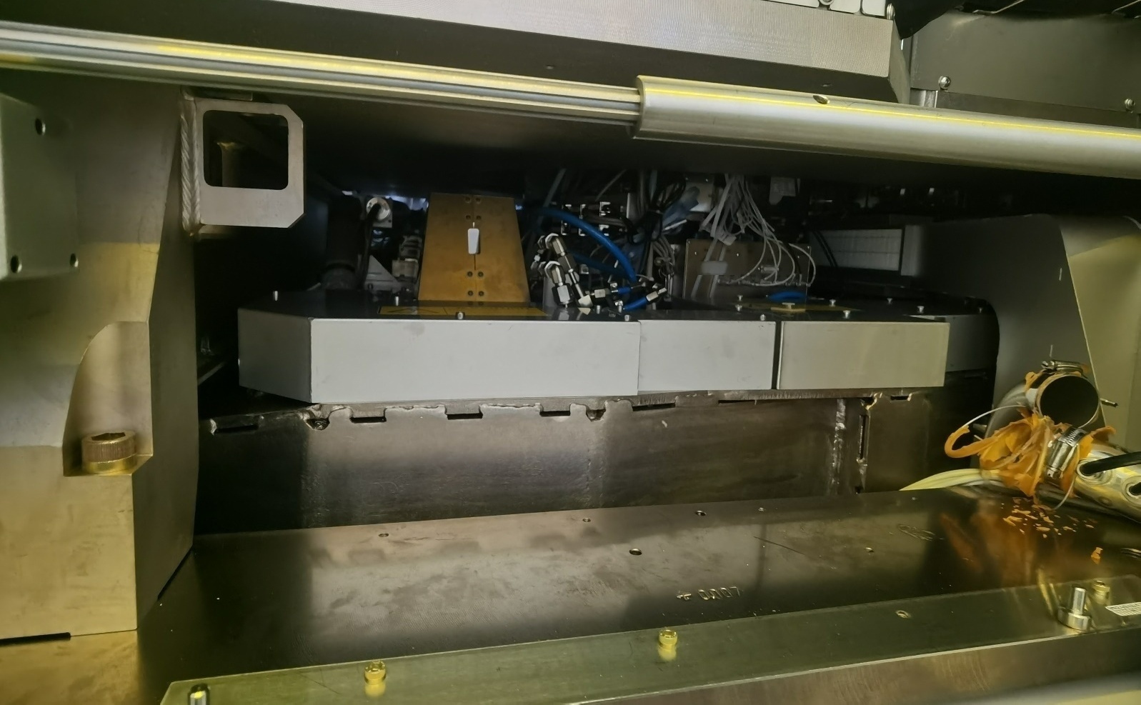 Photo Used ASML Twinscan AT 1100B For Sale