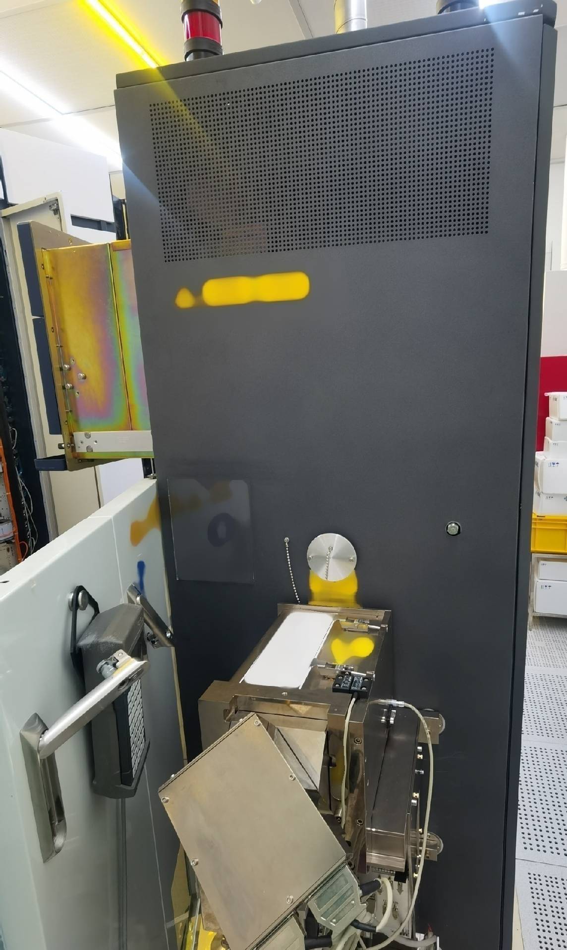 Photo Used ASML Twinscan AT 1100B For Sale
