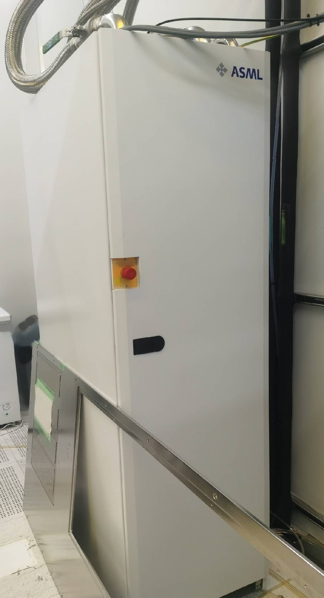 Photo Used ASML Twinscan AT 1100B For Sale