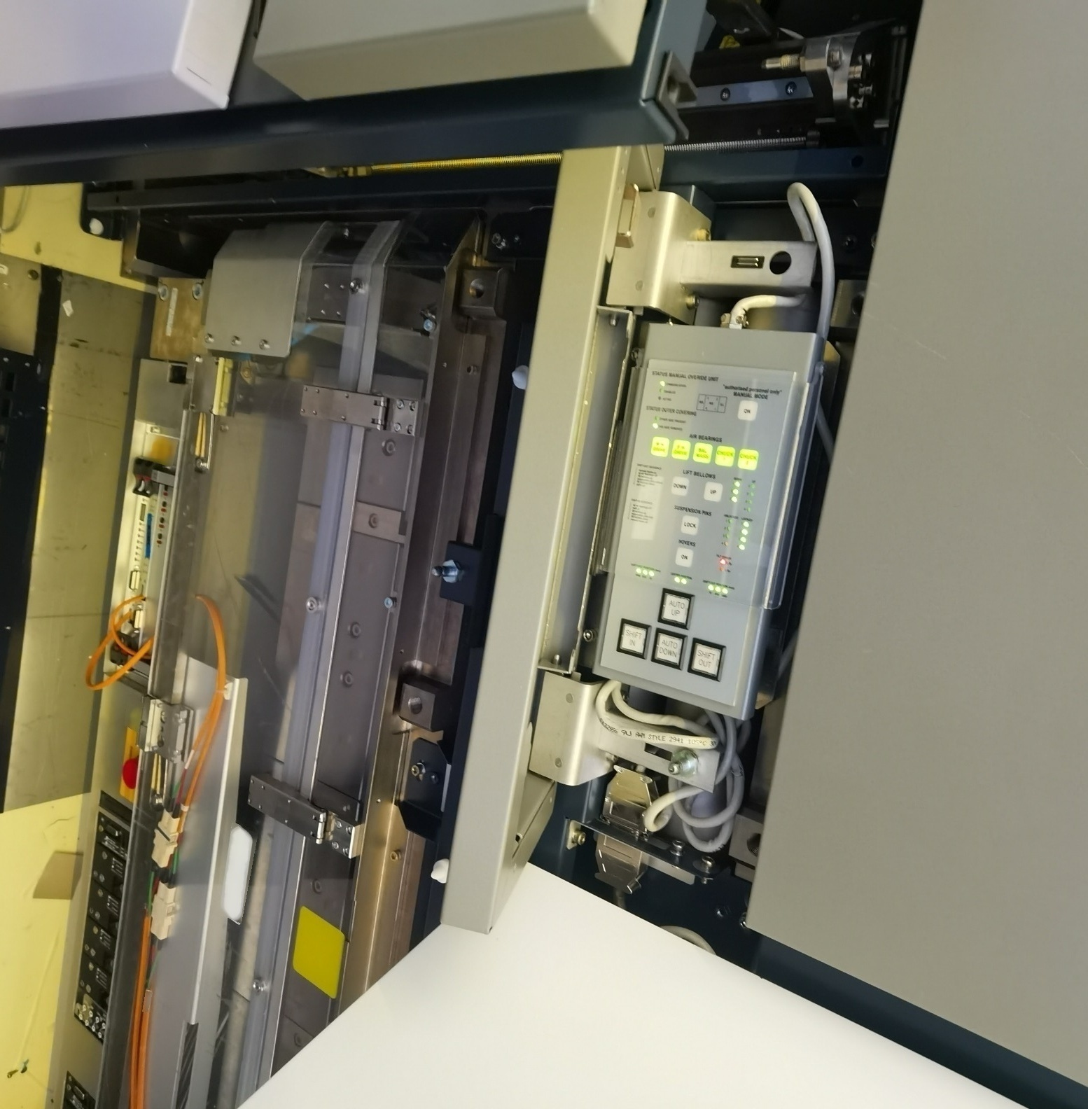 Photo Used ASML Twinscan AT 1100B For Sale