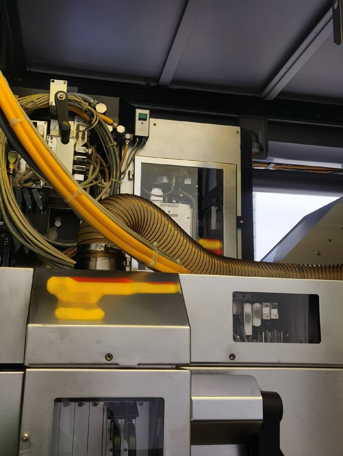 Photo Used ASML Twinscan AT 1100B For Sale