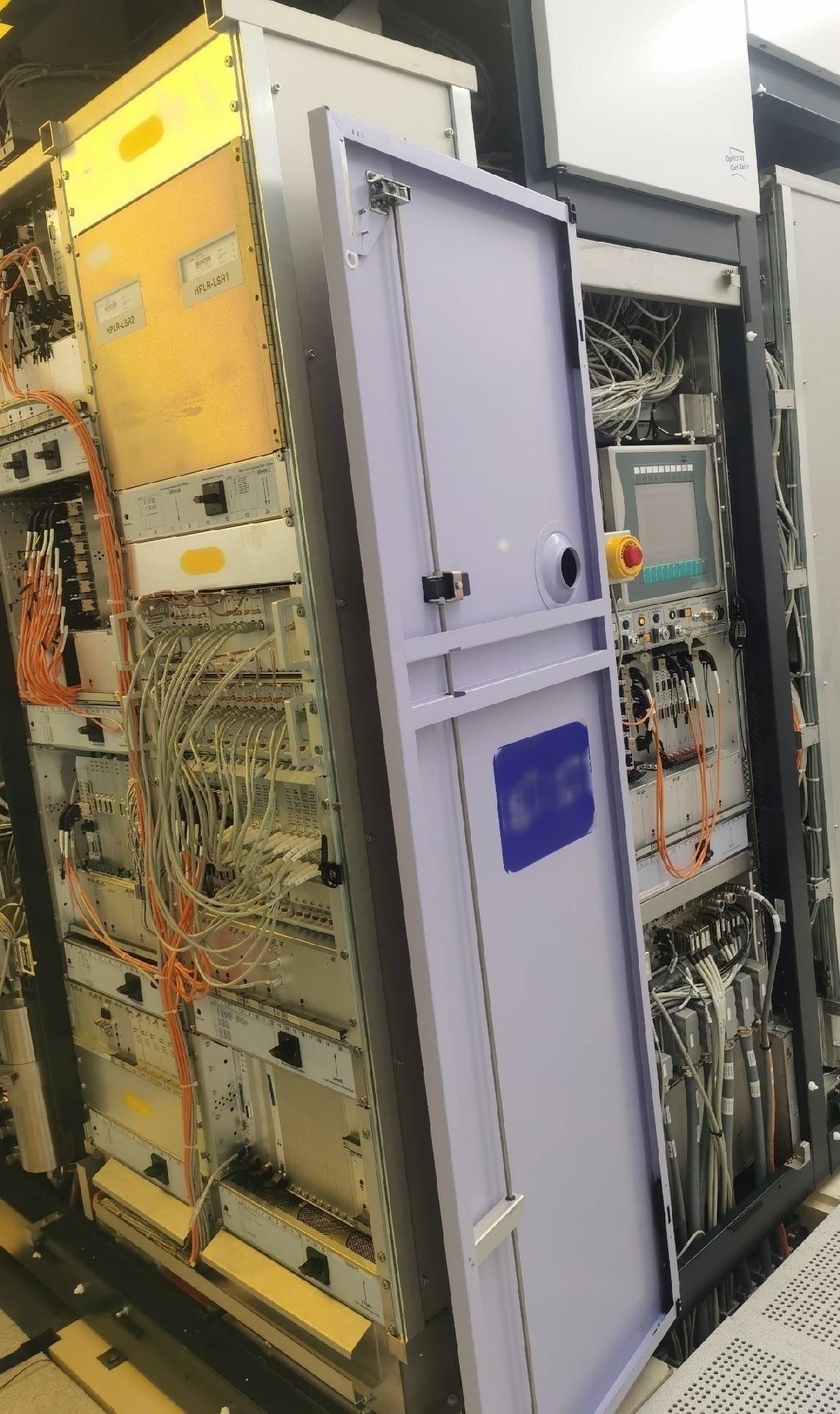 Photo Used ASML Twinscan AT 1100B For Sale