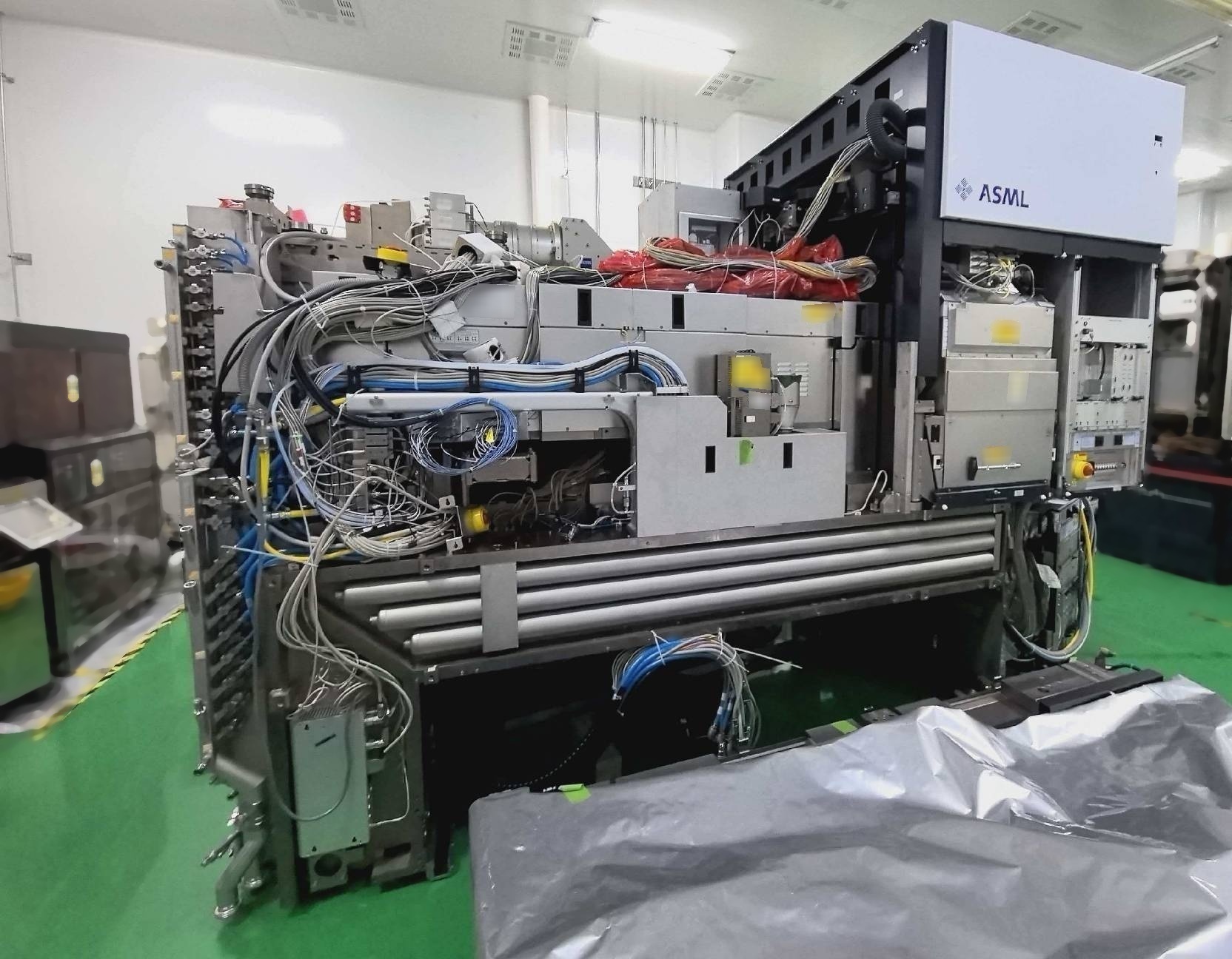 Photo Used ASML Twinscan AT 1100B For Sale