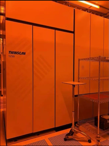 Foto Verwendet ASML Twinscan AT 1250 Zum Verkauf