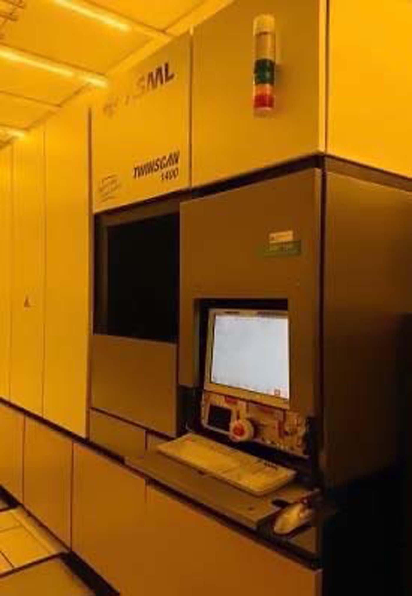 Photo Used ASML XT 1400 For Sale