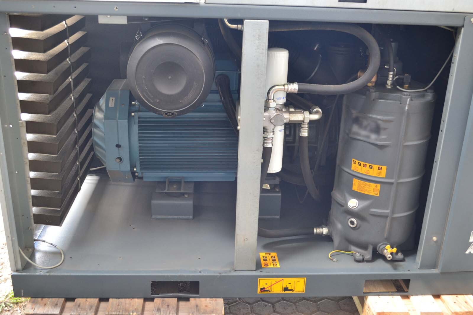 圖為 已使用的 ATLAS COPCO GA90 待售