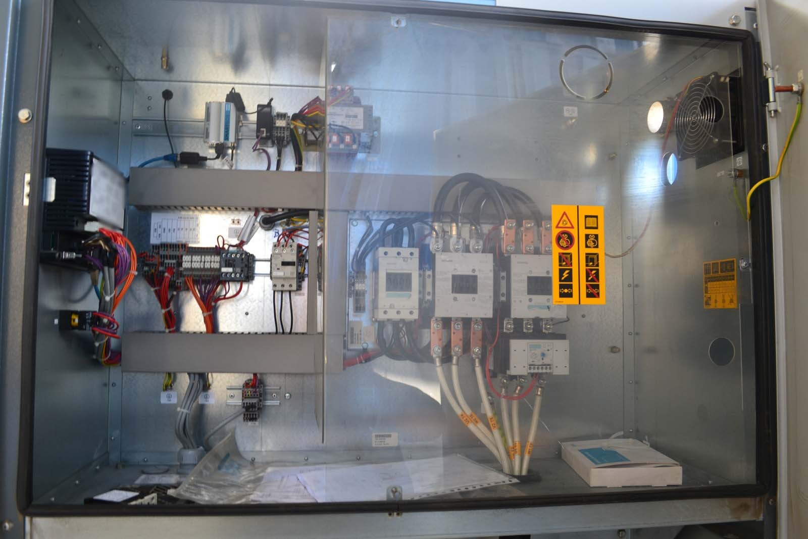 圖為 已使用的 ATLAS COPCO GA90 待售