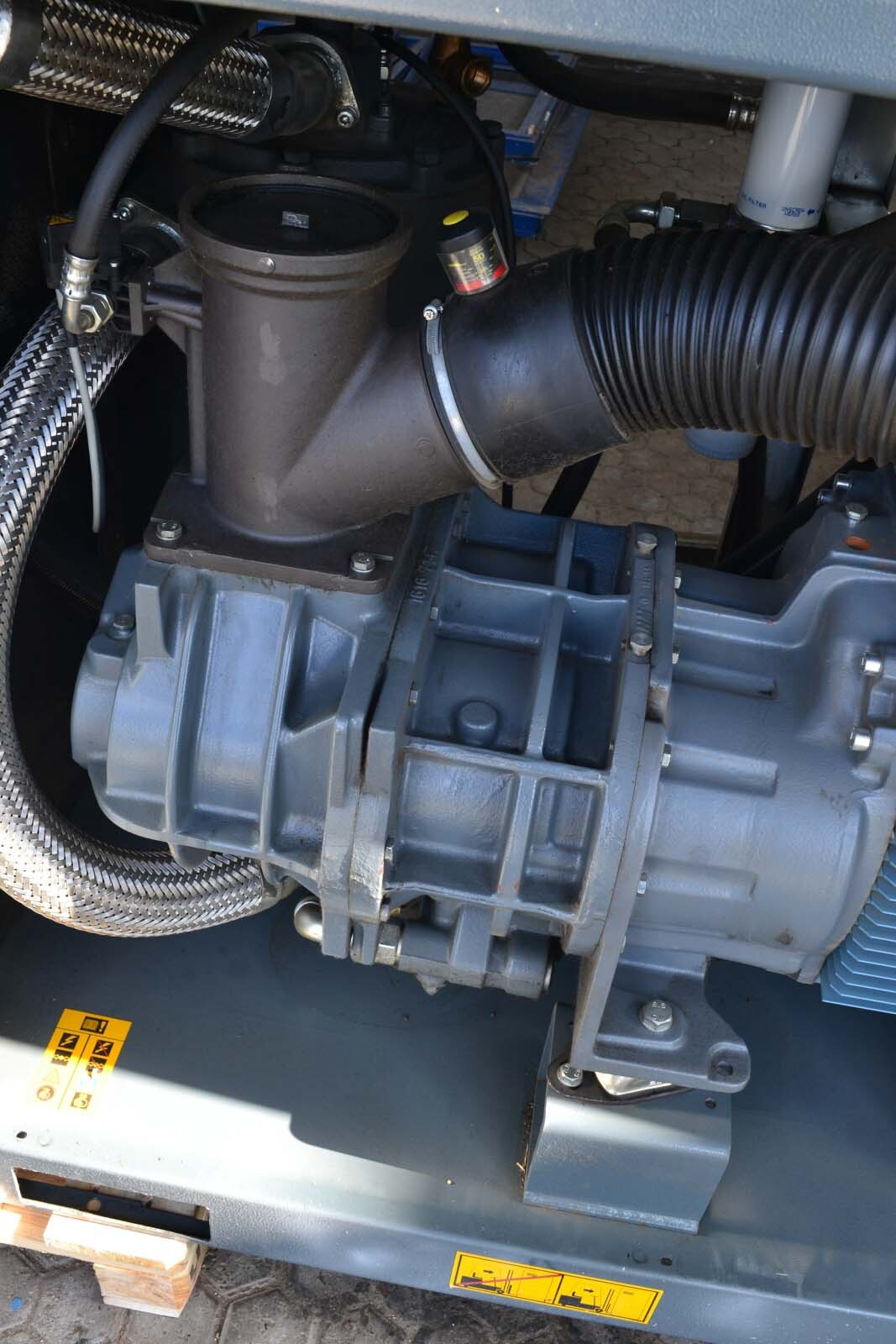 圖為 已使用的 ATLAS COPCO GA90 待售