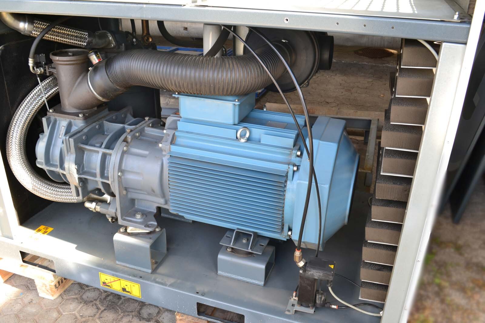 圖為 已使用的 ATLAS COPCO GA90 待售