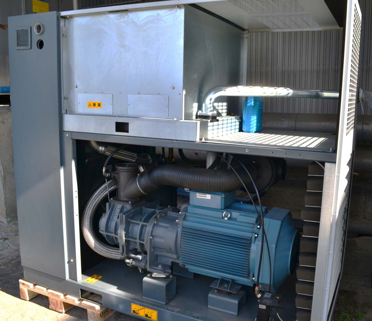 圖為 已使用的 ATLAS COPCO GA90 待售