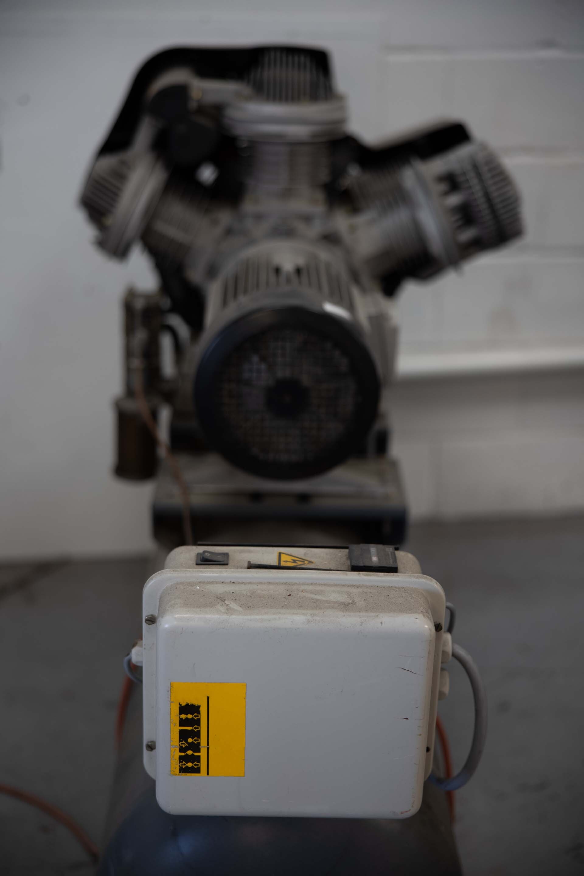 Photo Used ATLAS COPCO LE-75-10-250 For Sale