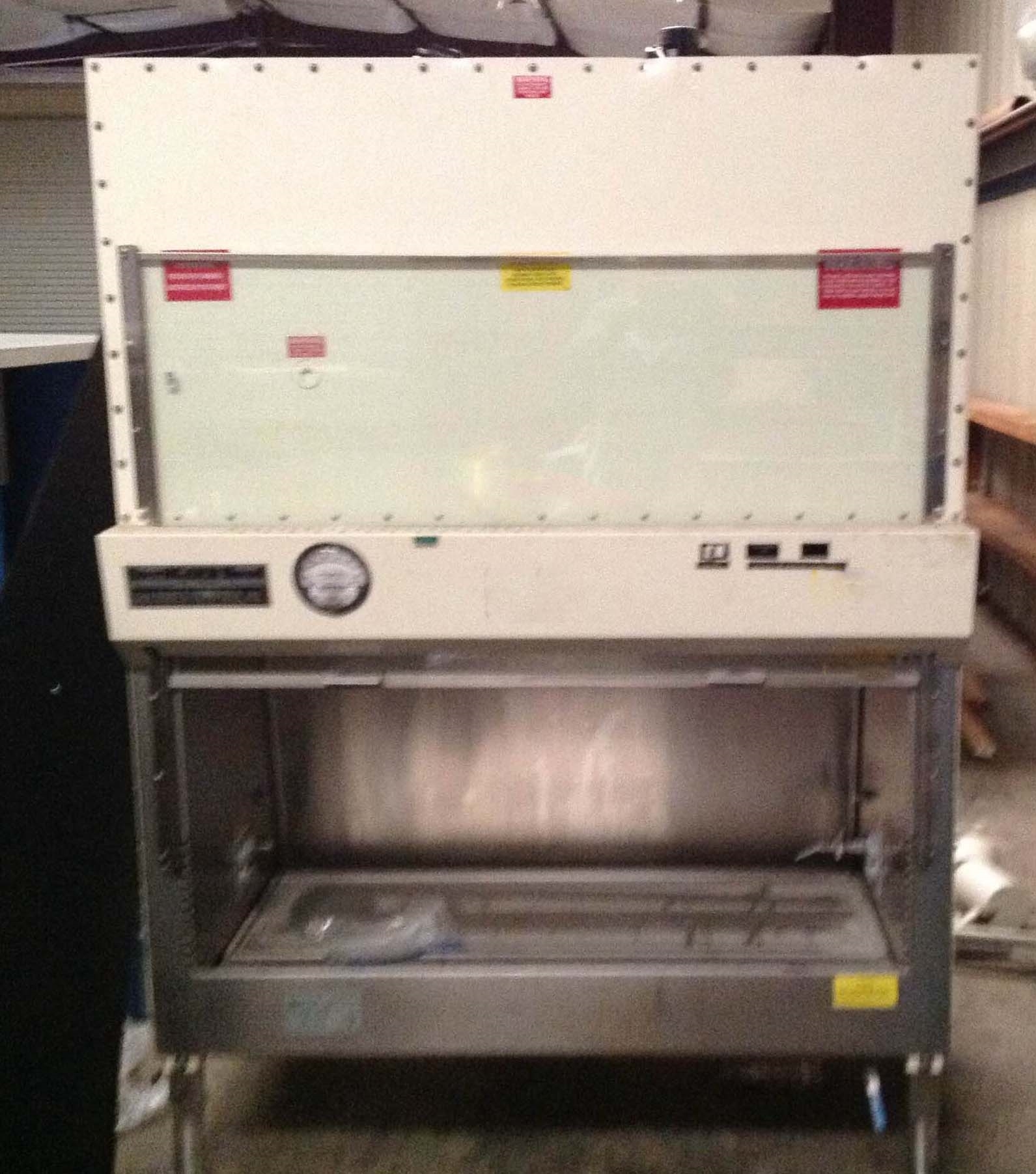 Photo Used BAKER SterilGARD Class II Type A/B3 For Sale