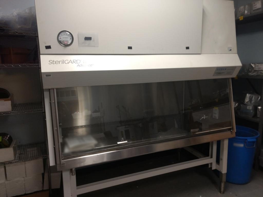 Photo Used BAKER SterilGARD III SG 603M For Sale