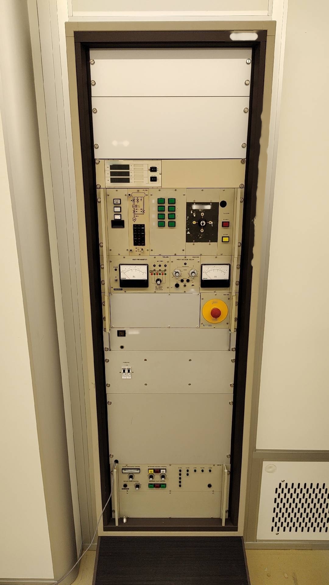 Foto Verwendet BALZERS BAK 550 Zum Verkauf