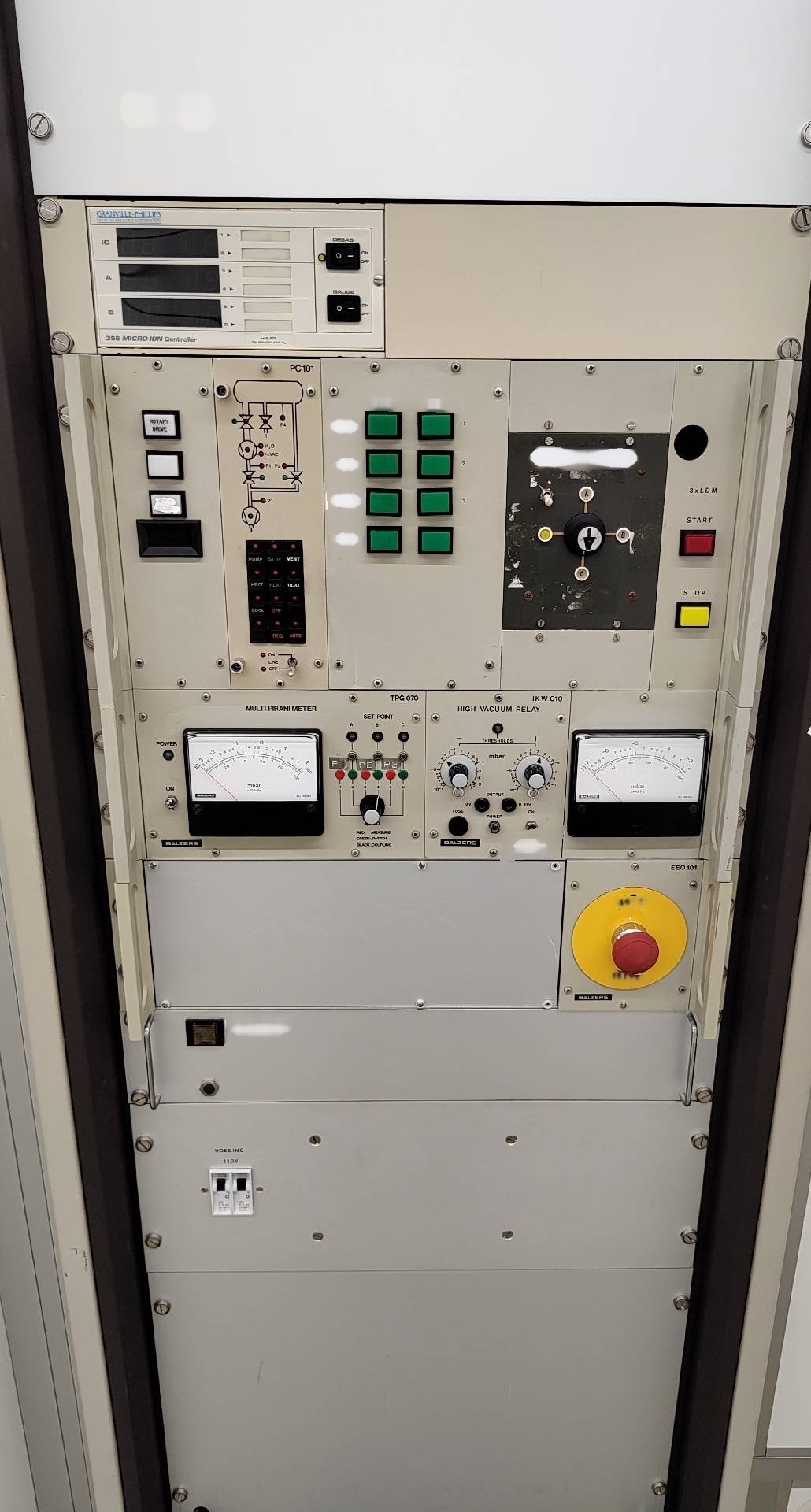 Foto Verwendet BALZERS BAK 550 Zum Verkauf