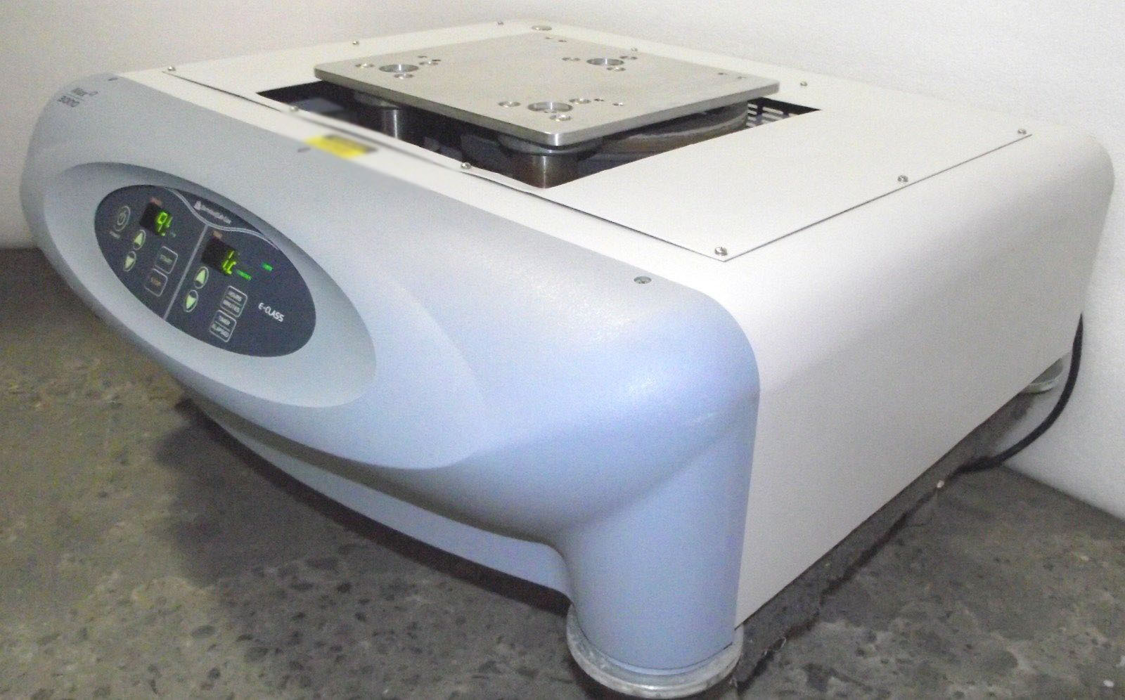 图为 已使用的 BARNSTEAD / LABLINE / THERMO FISHER SCIENTIFIC MaxQ SHKE 3000 待售