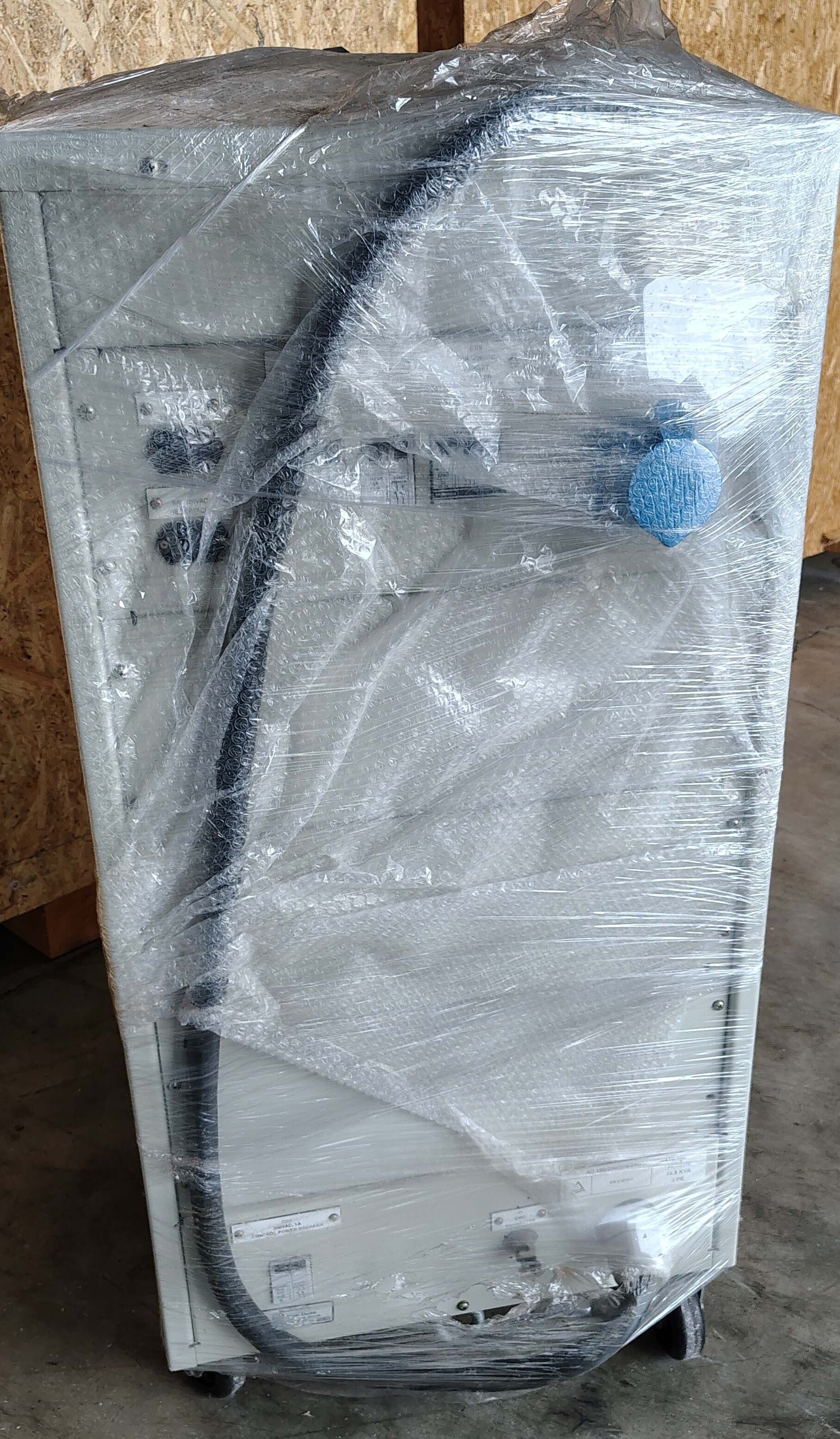 Photo Utilisé BASLER ELECTRIC 9325500100 À vendre